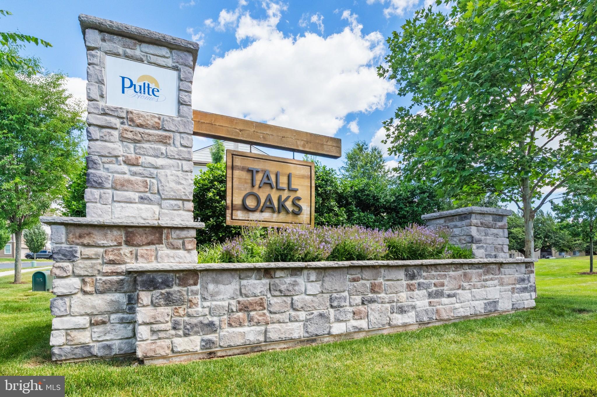 TALL OAKS - Residential