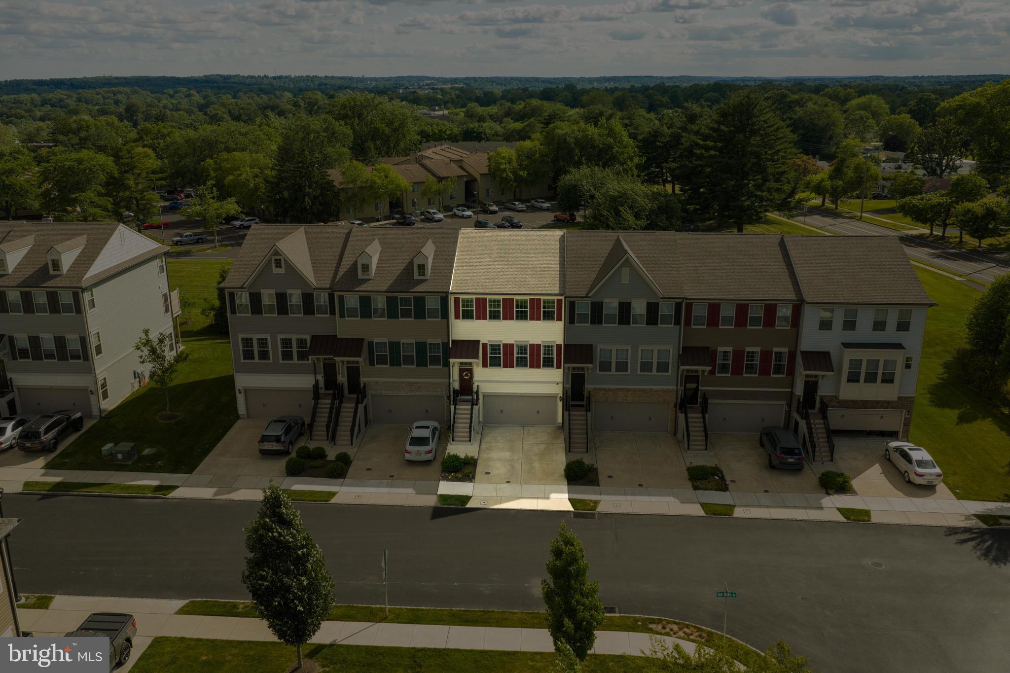 TALL OAKS - Residential