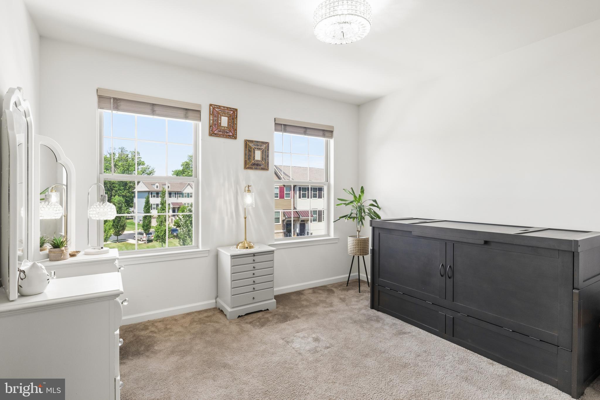 TALL OAKS - Residential