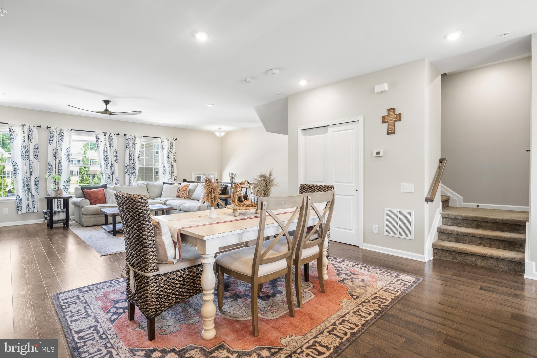 TALL OAKS - Residential