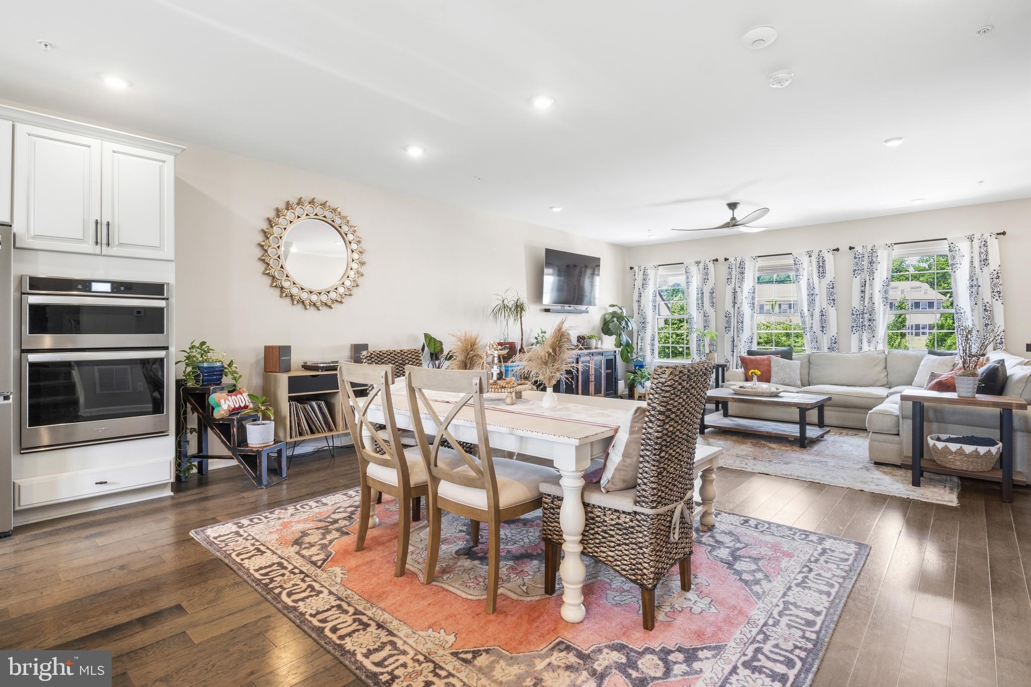 TALL OAKS - Residential