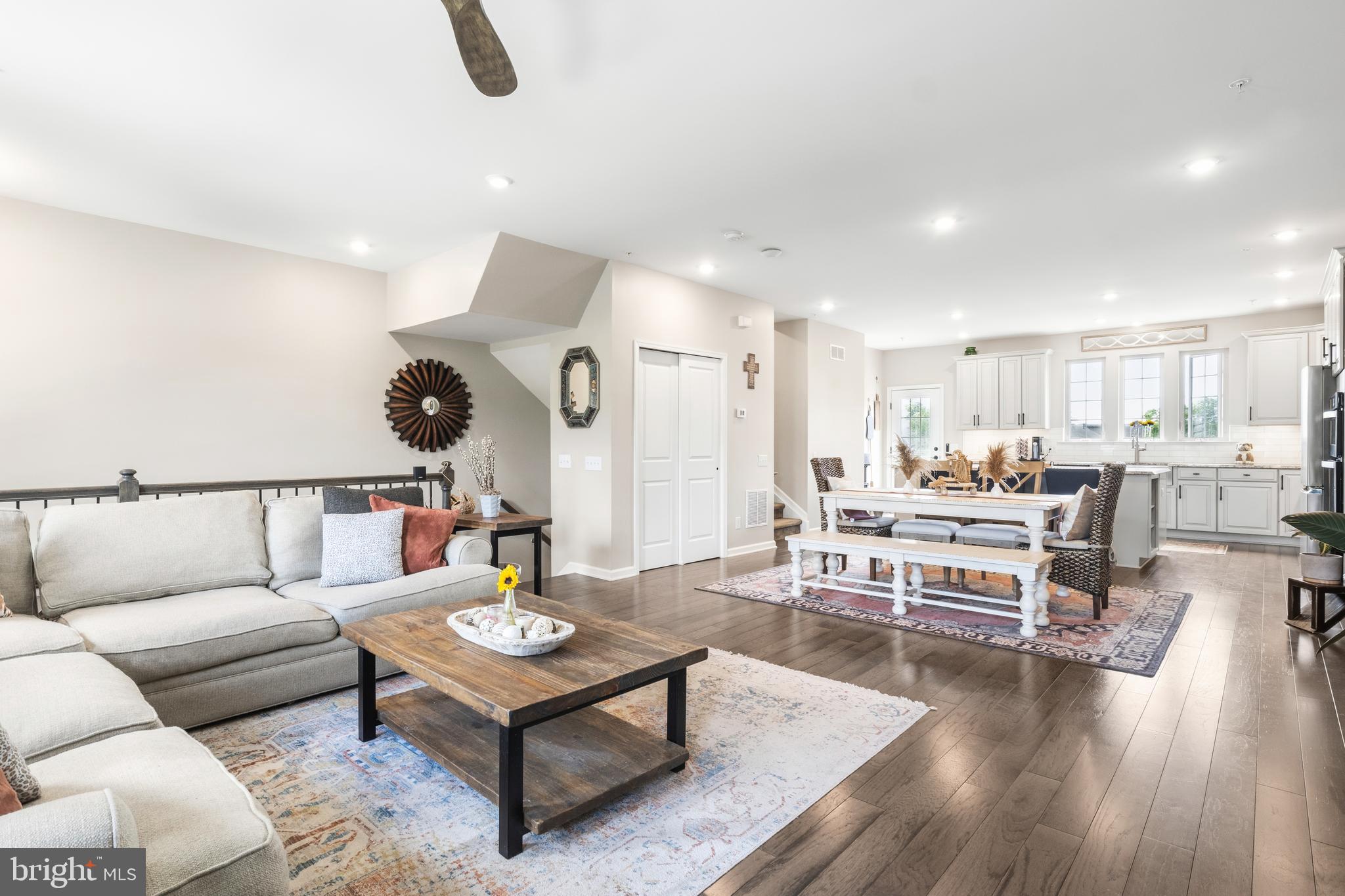 TALL OAKS - Residential