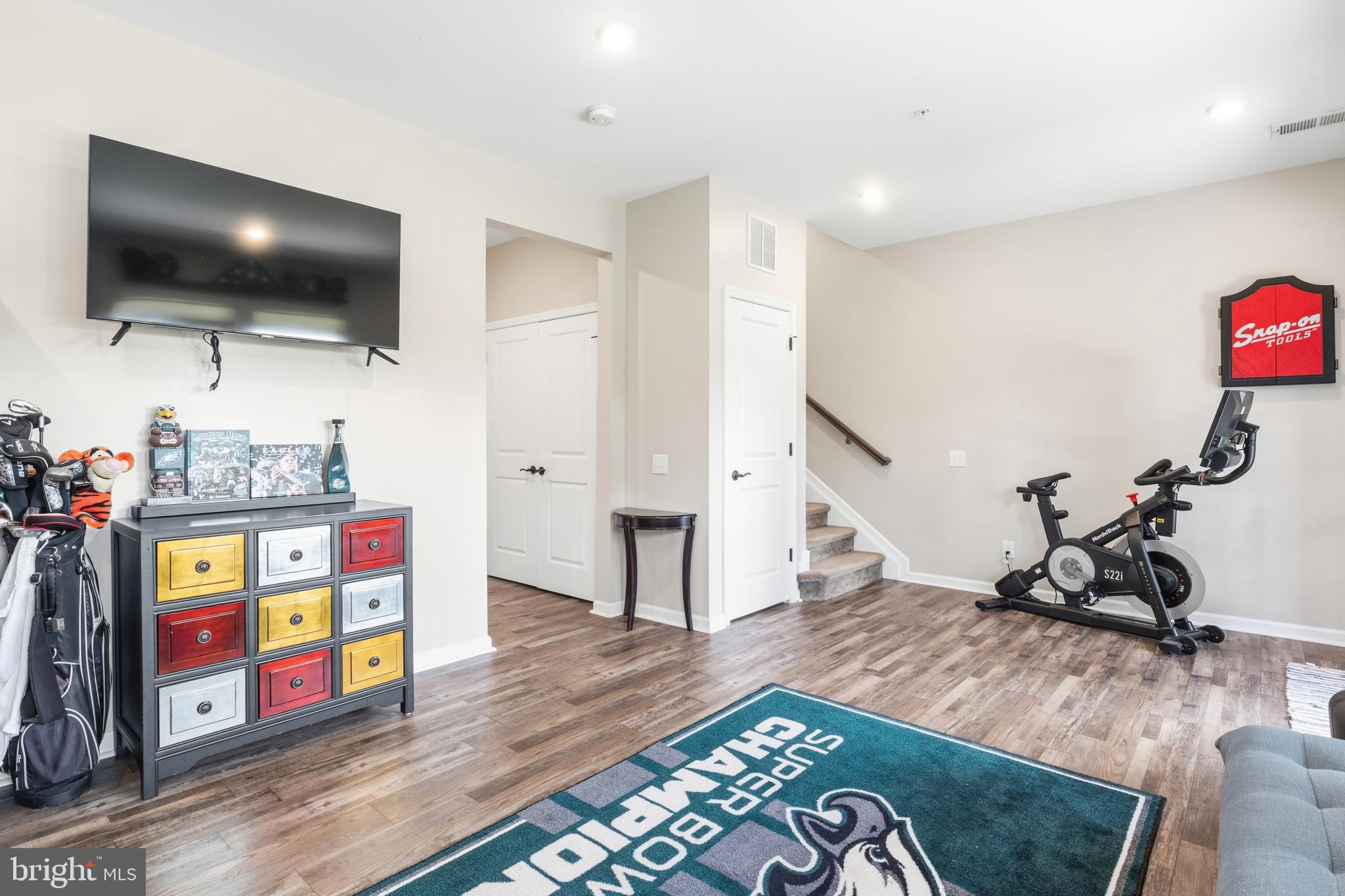 TALL OAKS - Residential