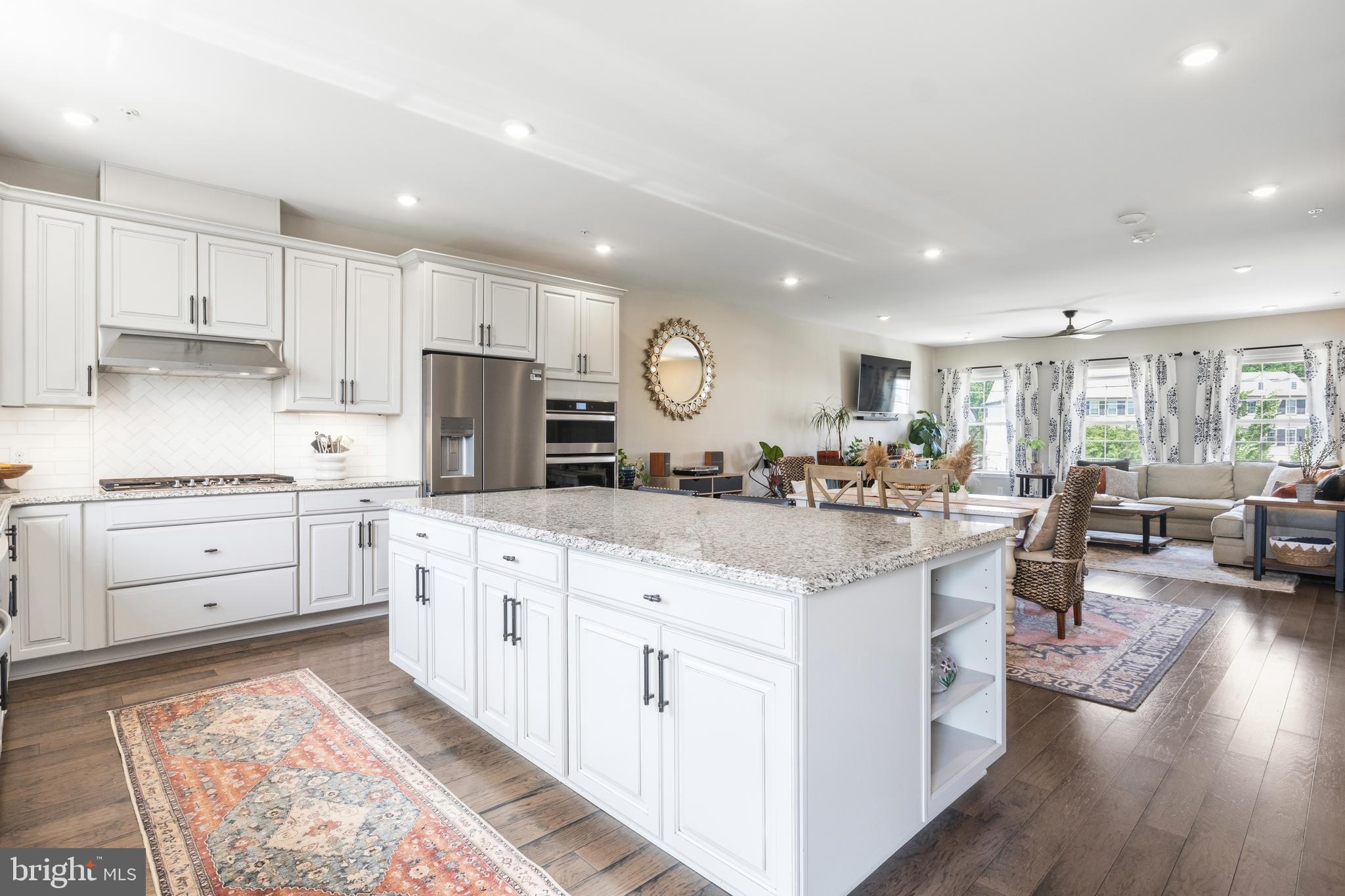TALL OAKS - Residential