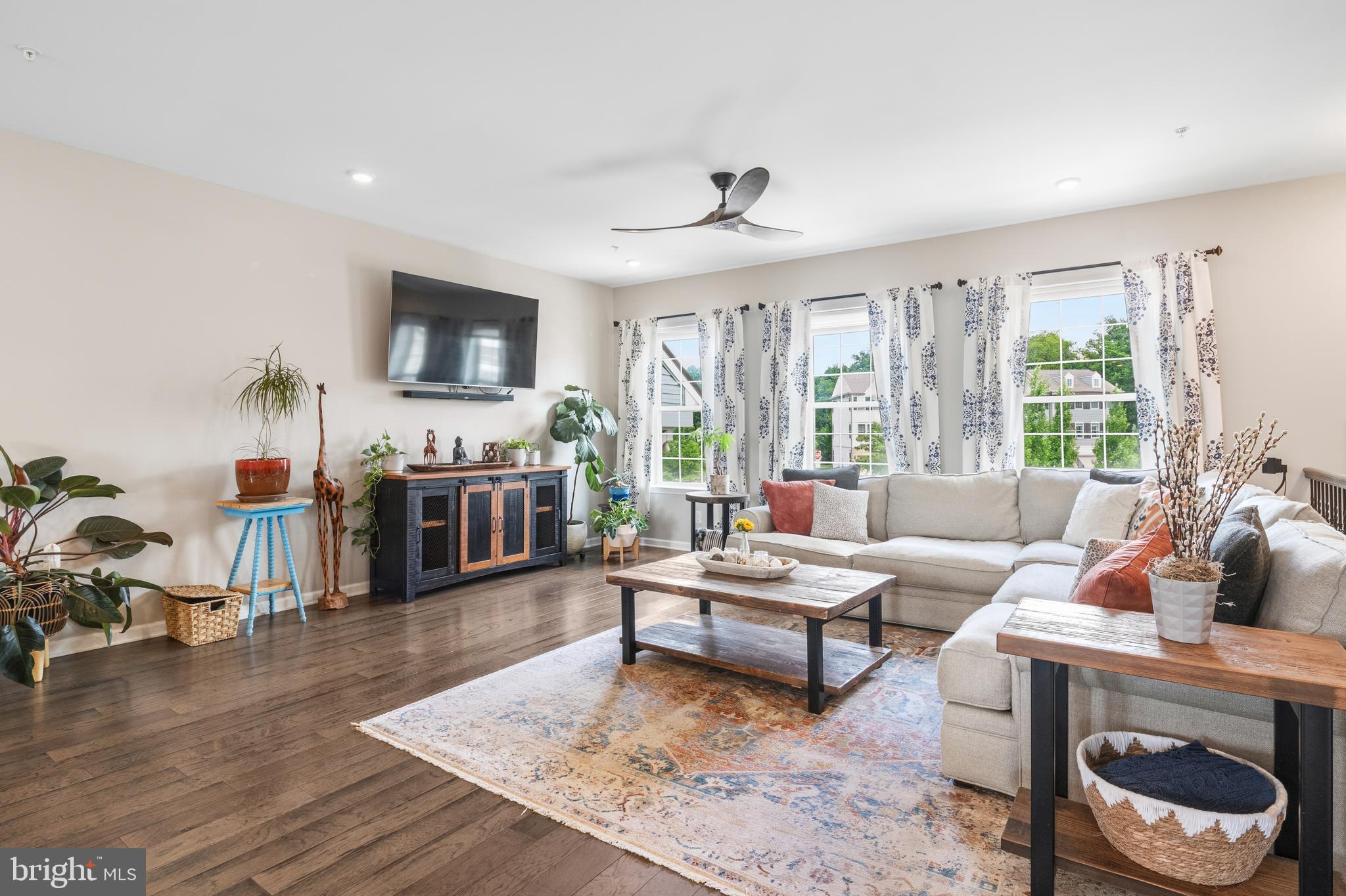 TALL OAKS - Residential