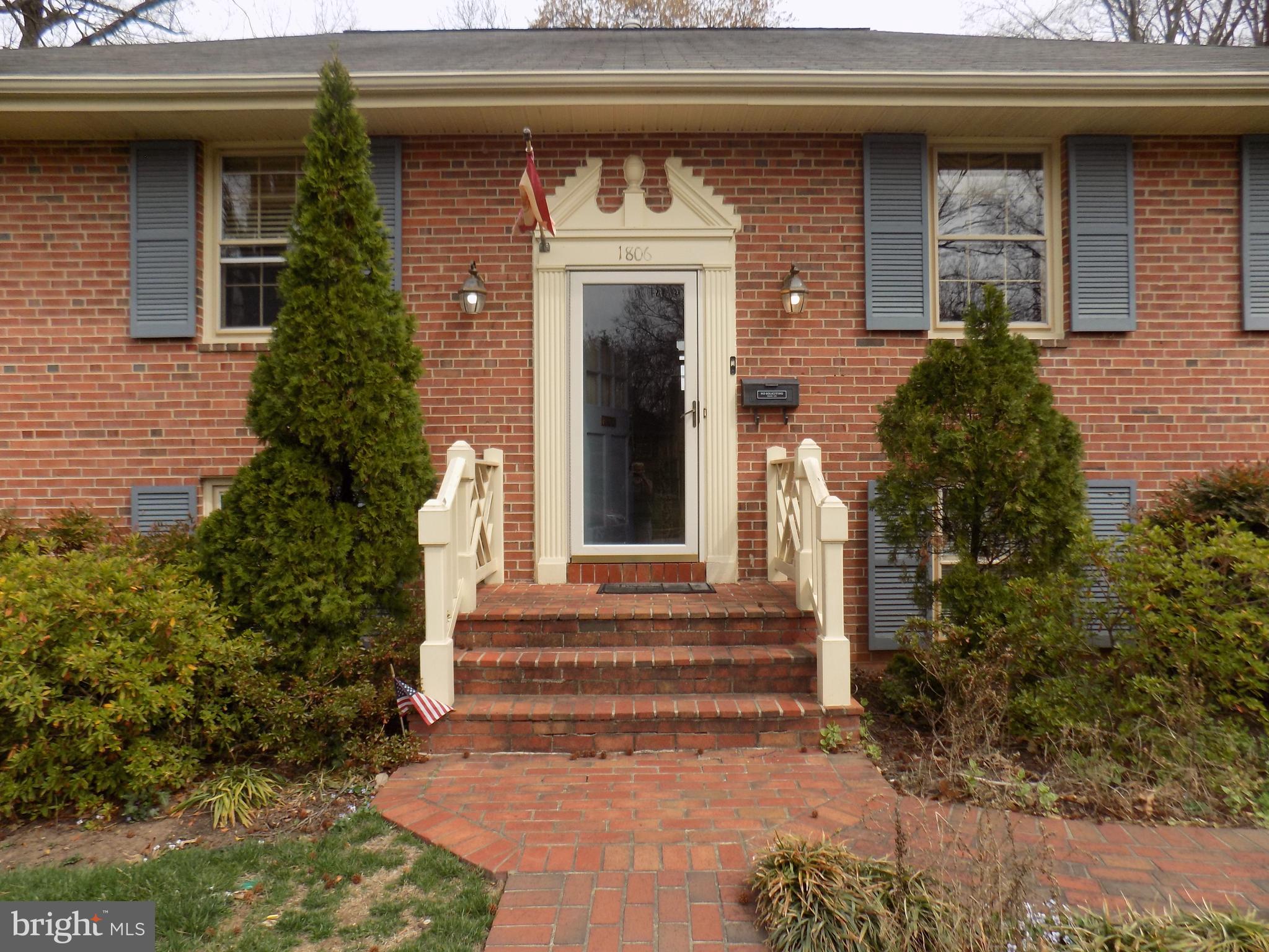 RIVERSIDE GARDENS - Residential