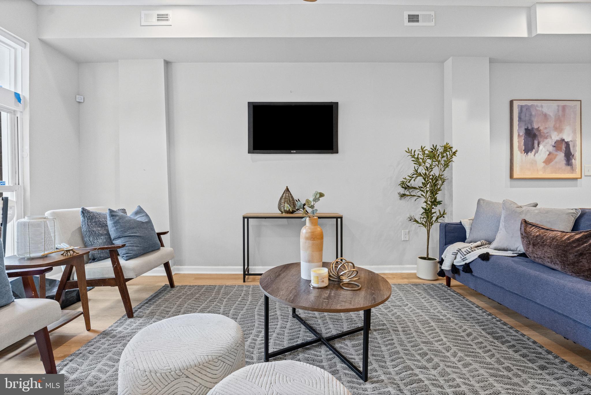 BROADWAY EAST - Residential