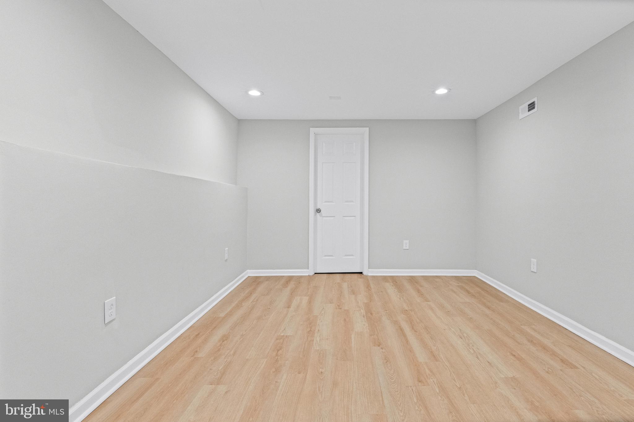 BROADWAY EAST - Residential