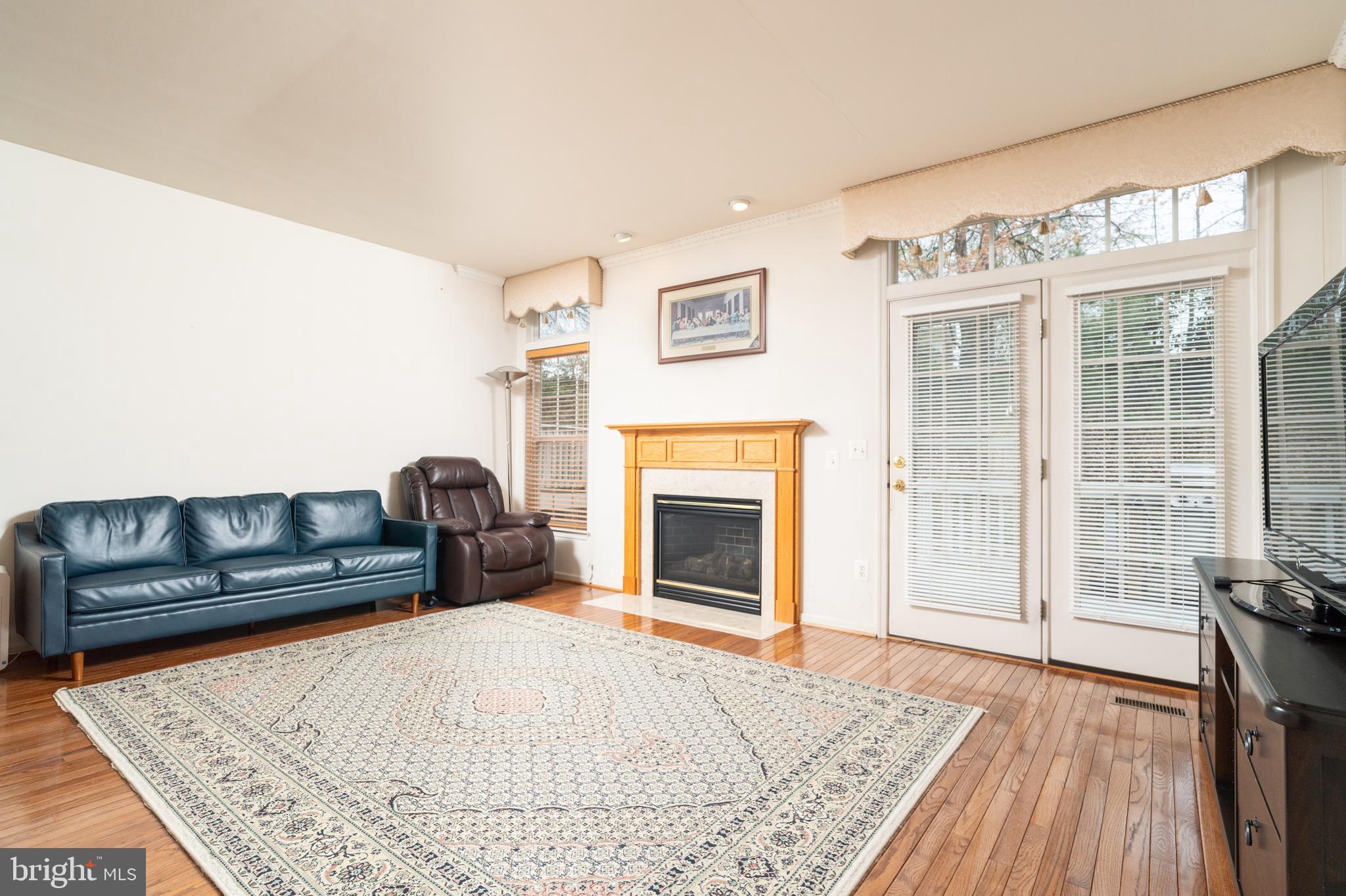 LORTON TOWN CNTR LANDBAY - Residential