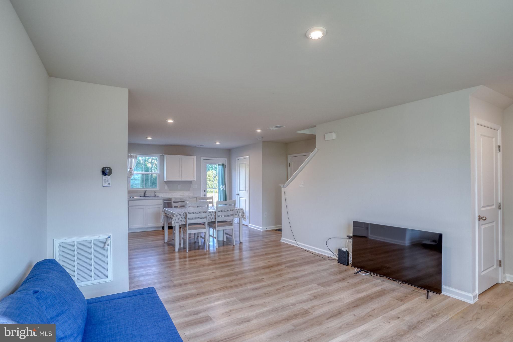 STONINGTON - Residential