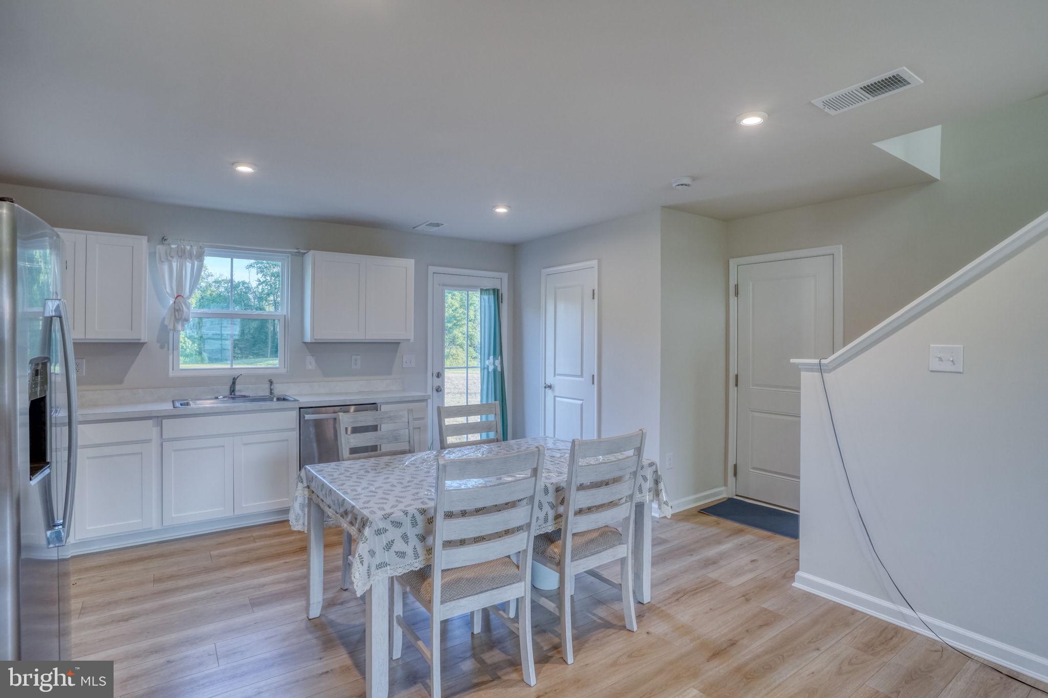 STONINGTON - Residential