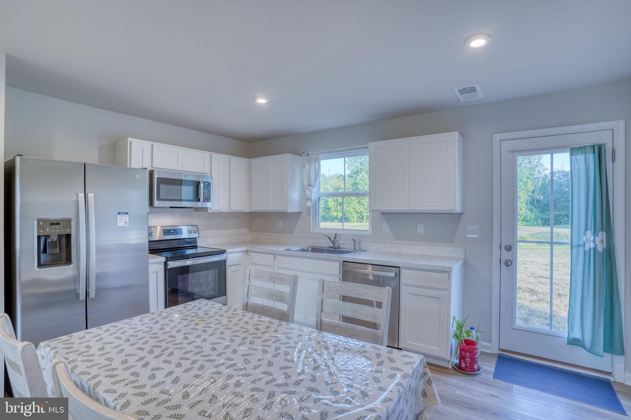 STONINGTON - Residential