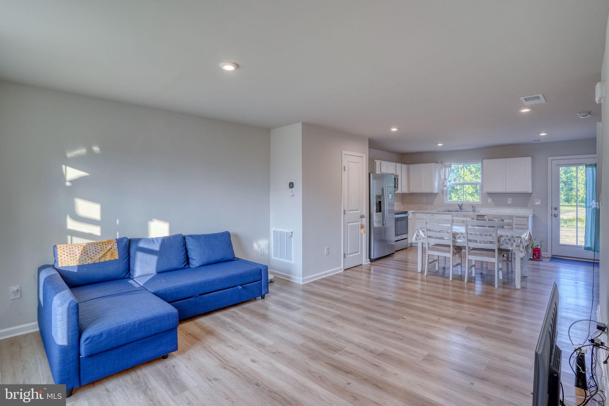 STONINGTON - Residential