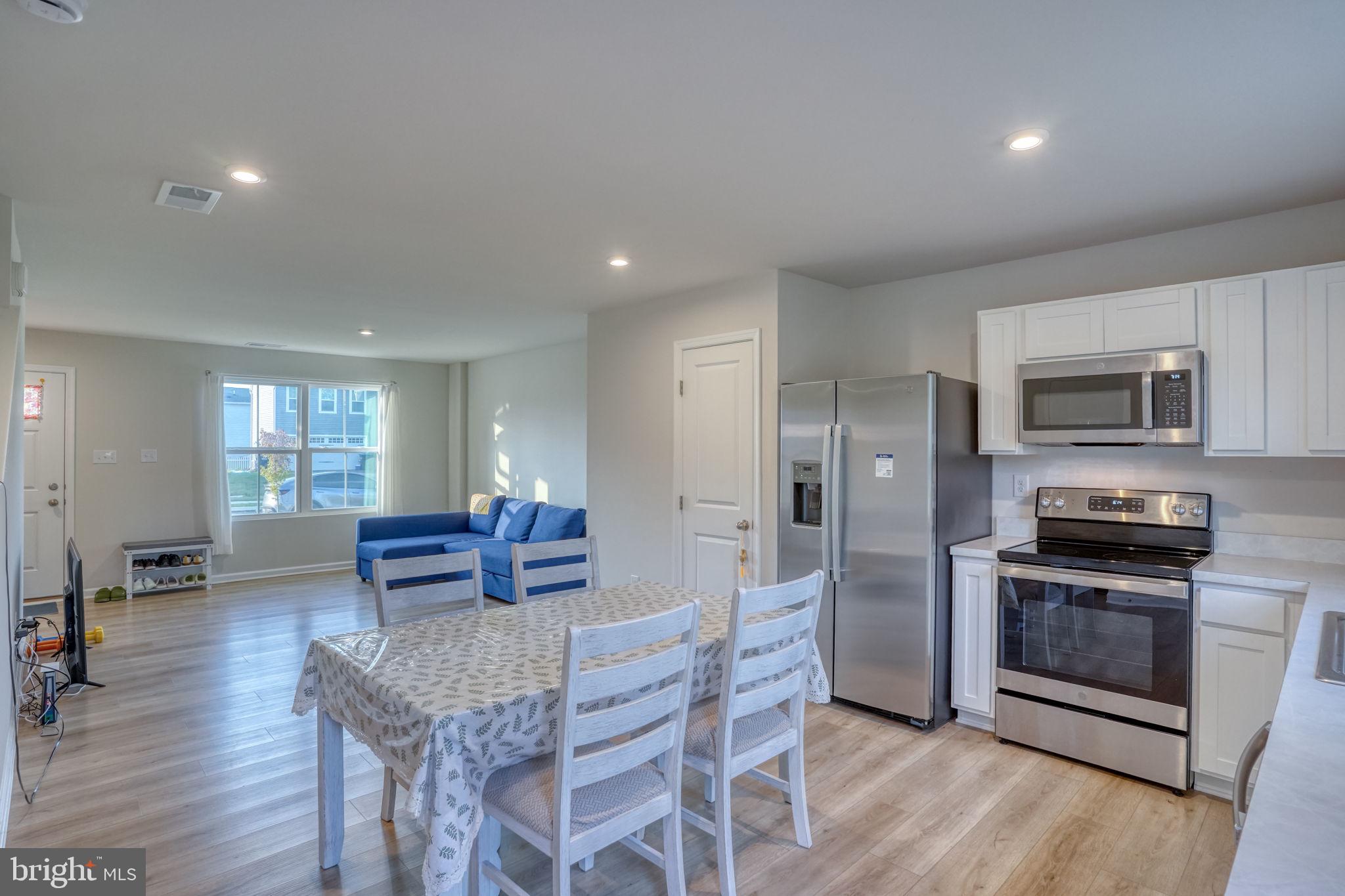 STONINGTON - Residential