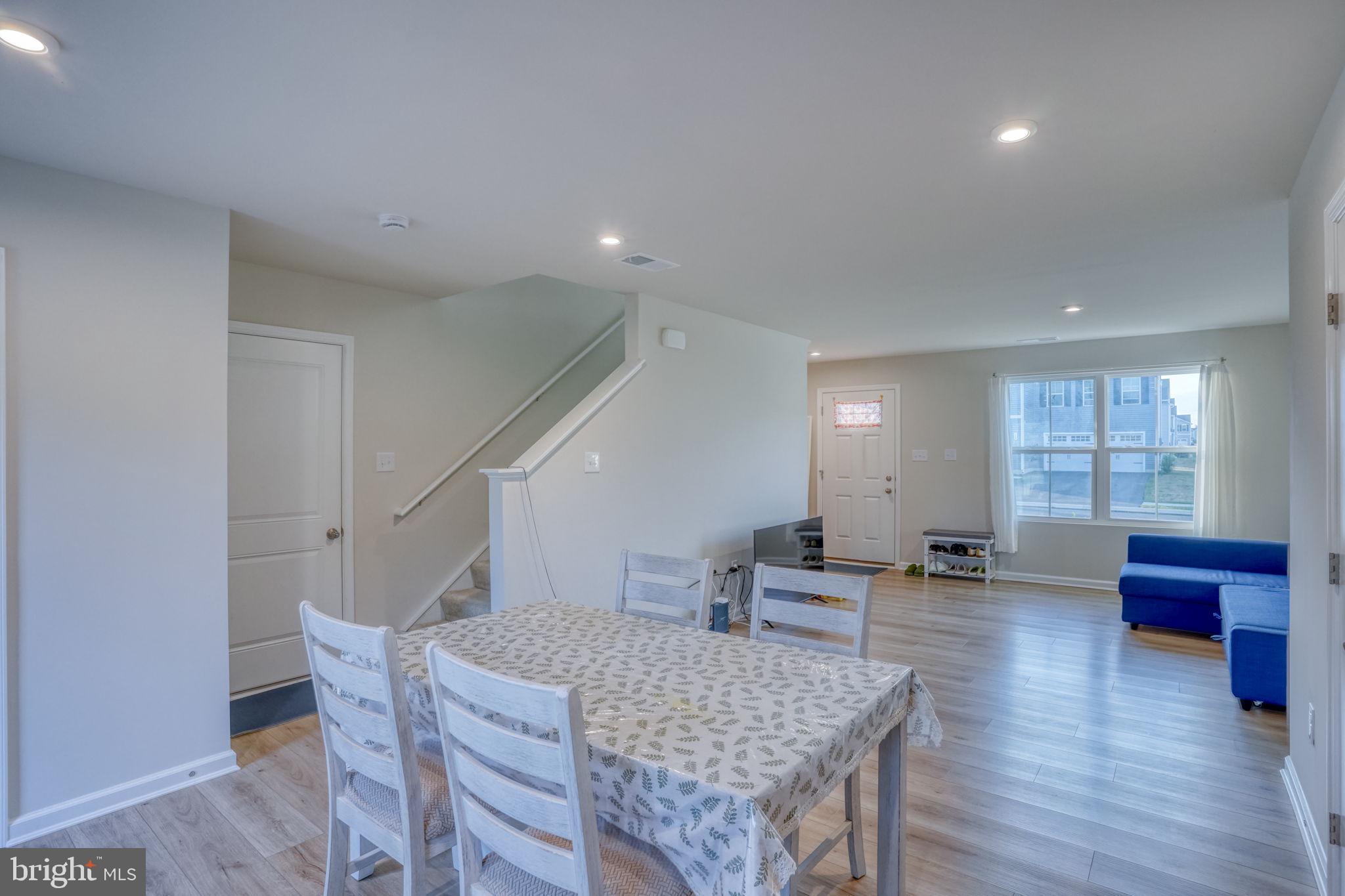 STONINGTON - Residential