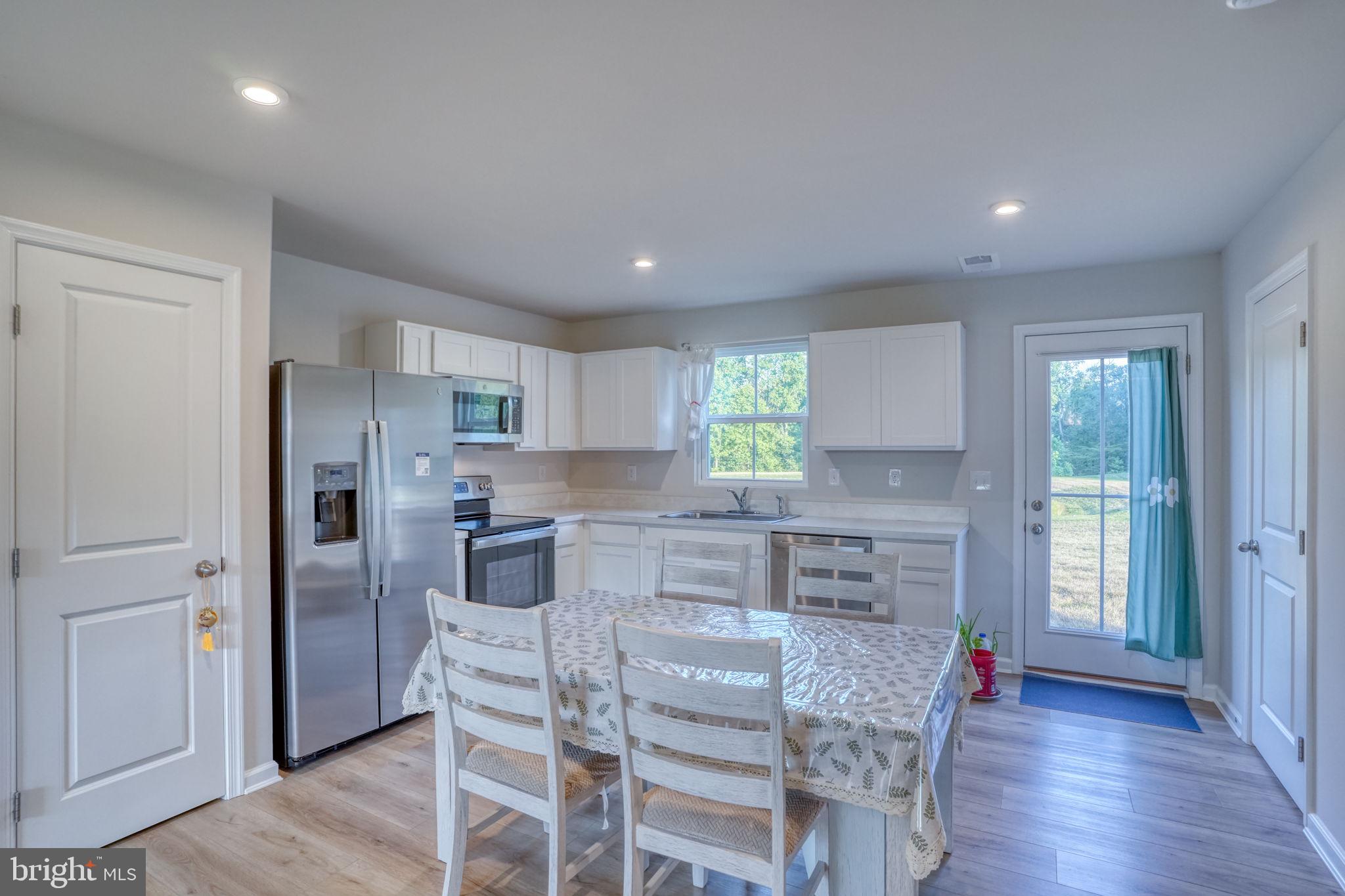 STONINGTON - Residential