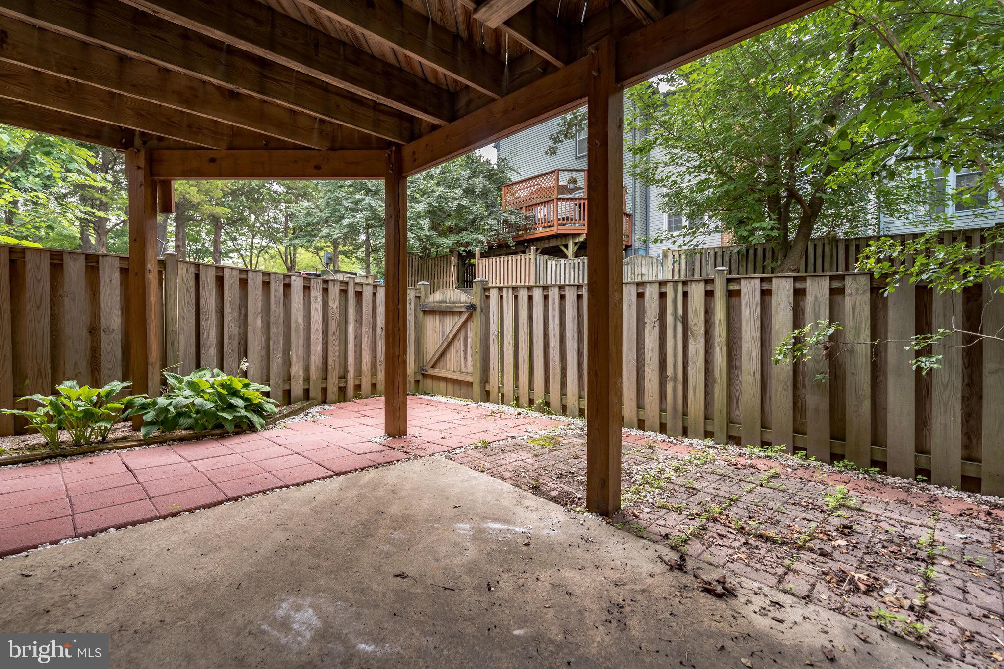 COUNTRY CREEK - Residential Lease