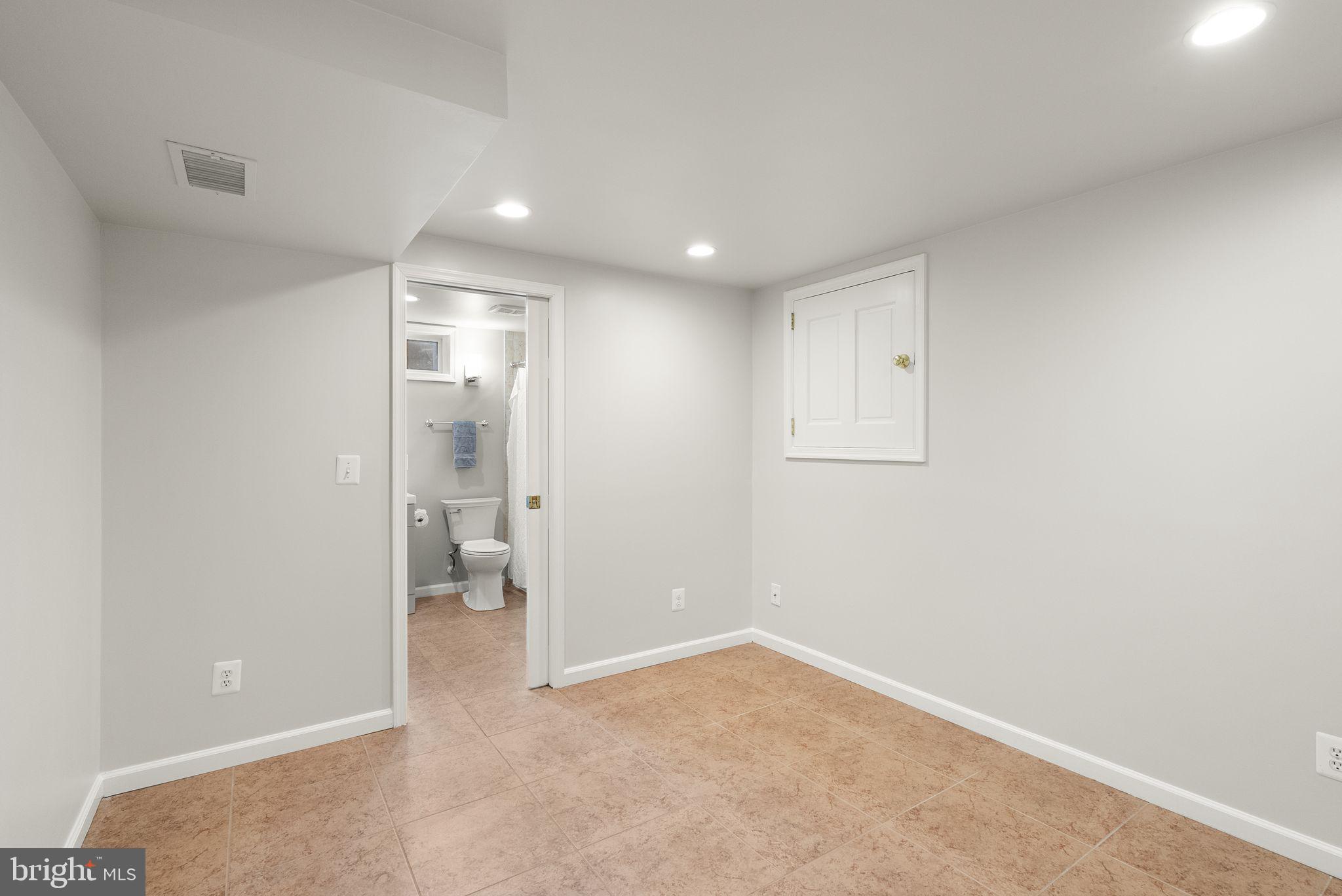 MOSBY WOODS - Residential
