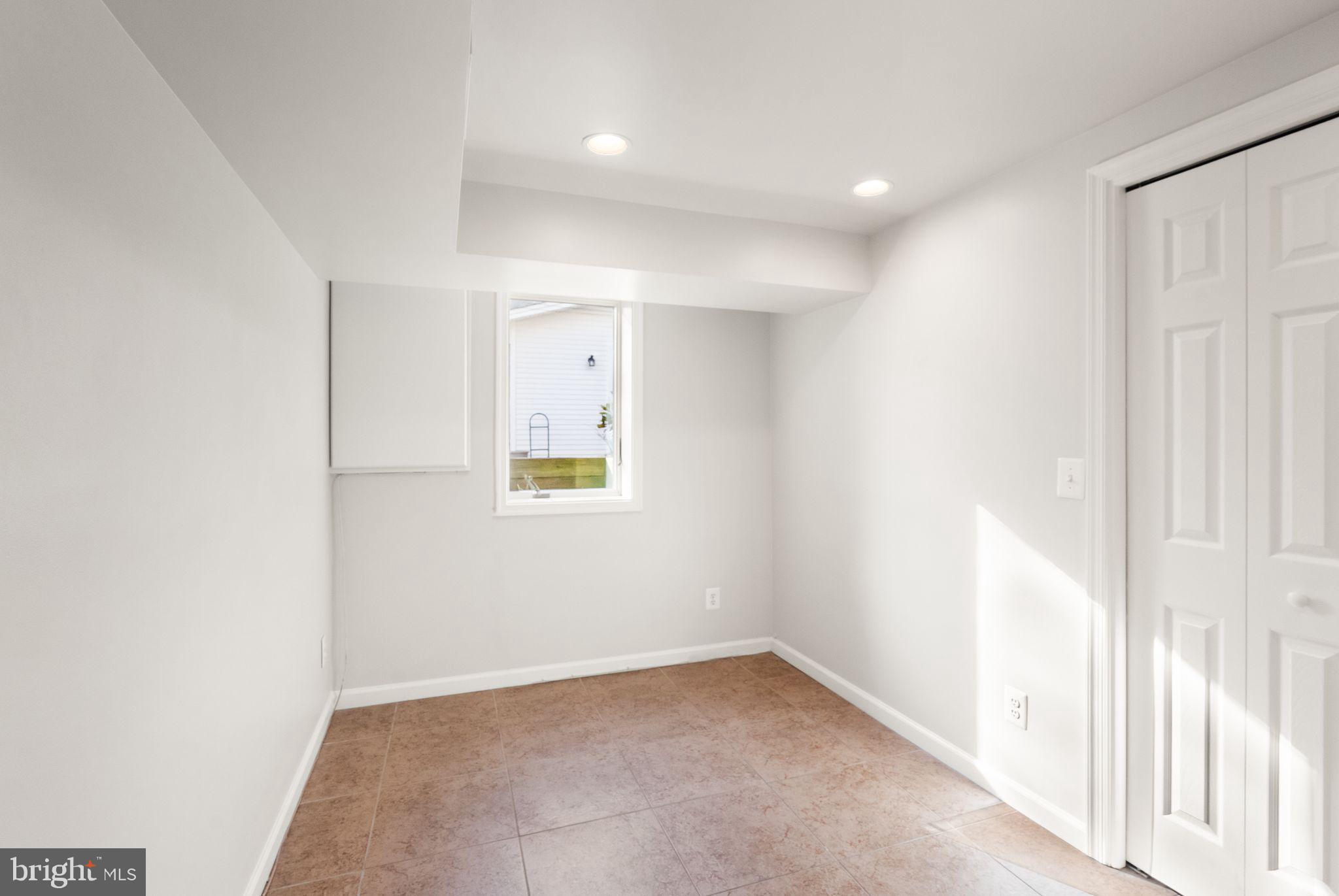 MOSBY WOODS - Residential