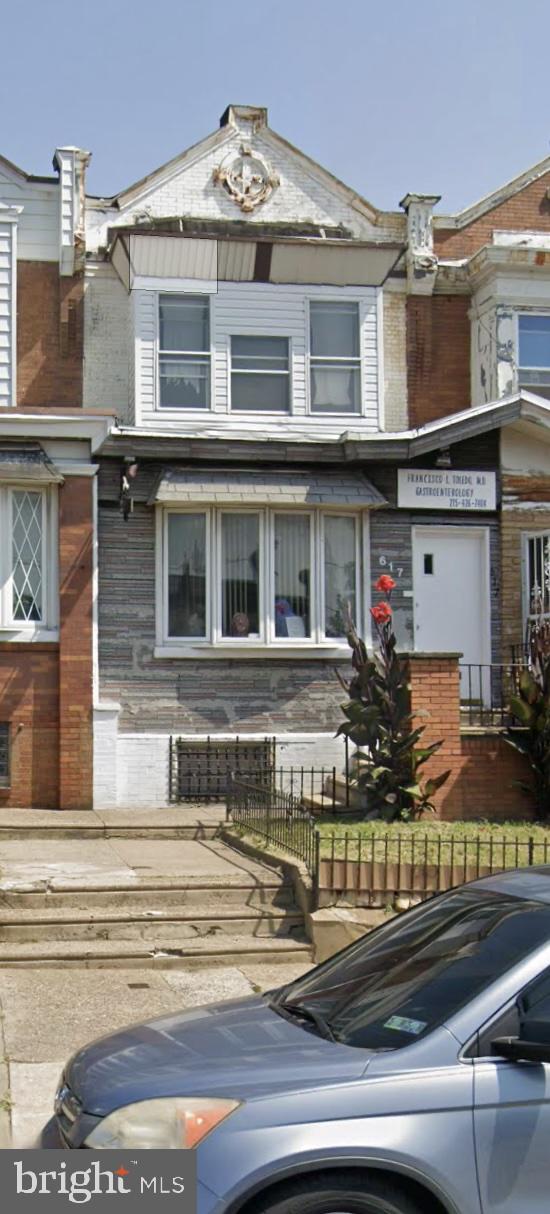 4 bed 1 bath, used as a doctors office previously. Perfect layout to convert into a duplex. Pictures and expanded description coming over the next week.