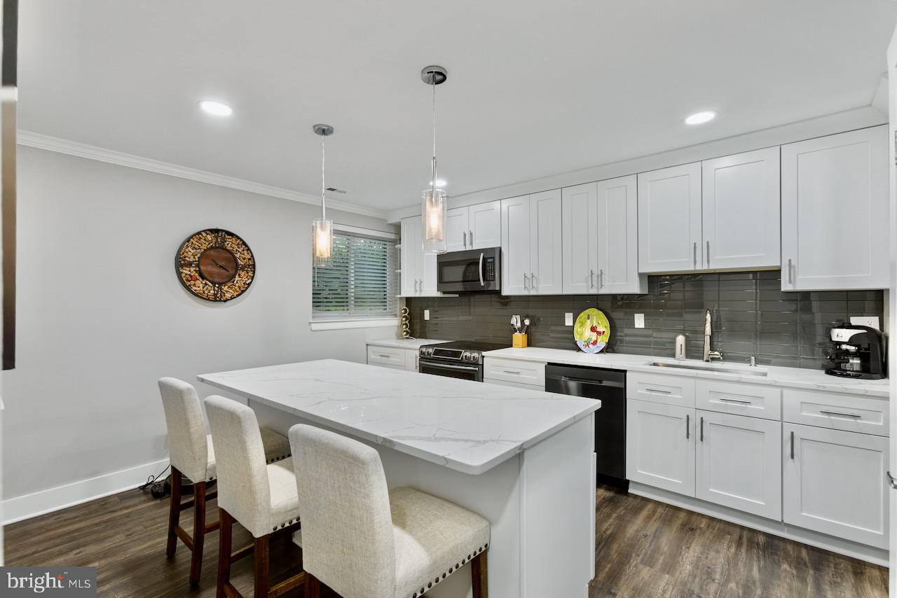 HARBOR POINT - Residential Lease