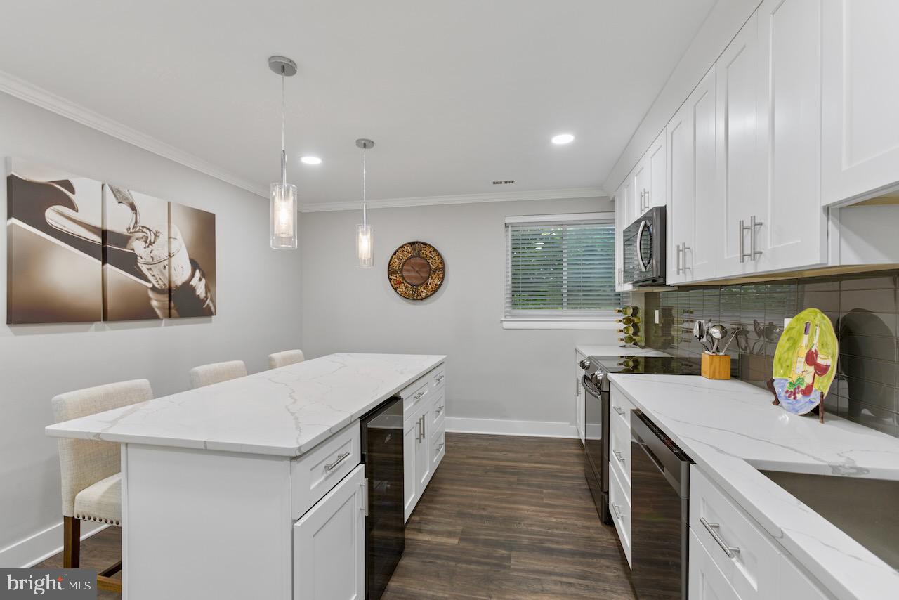 HARBOR POINT - Residential Lease