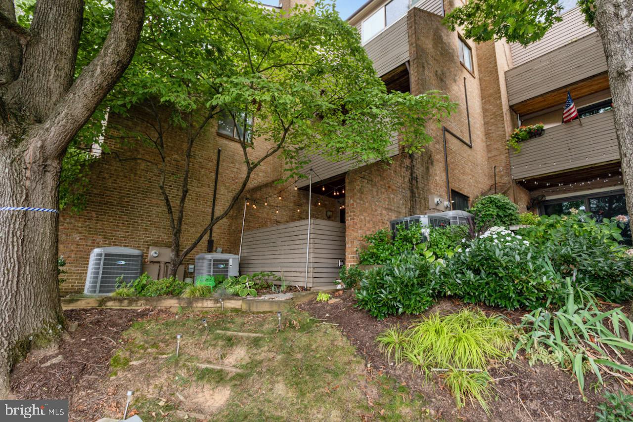 HARBOR POINT - Residential Lease