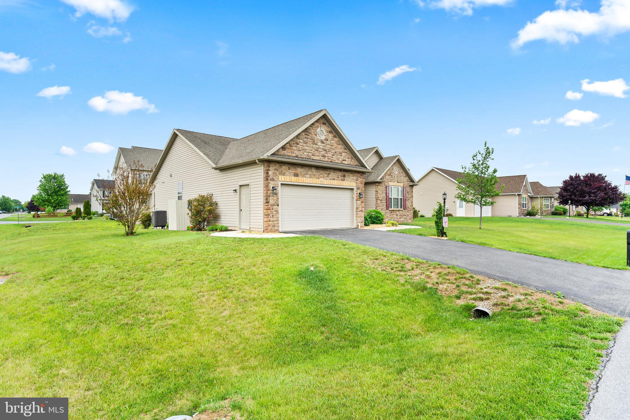 BRIDLE CREEK - Residential