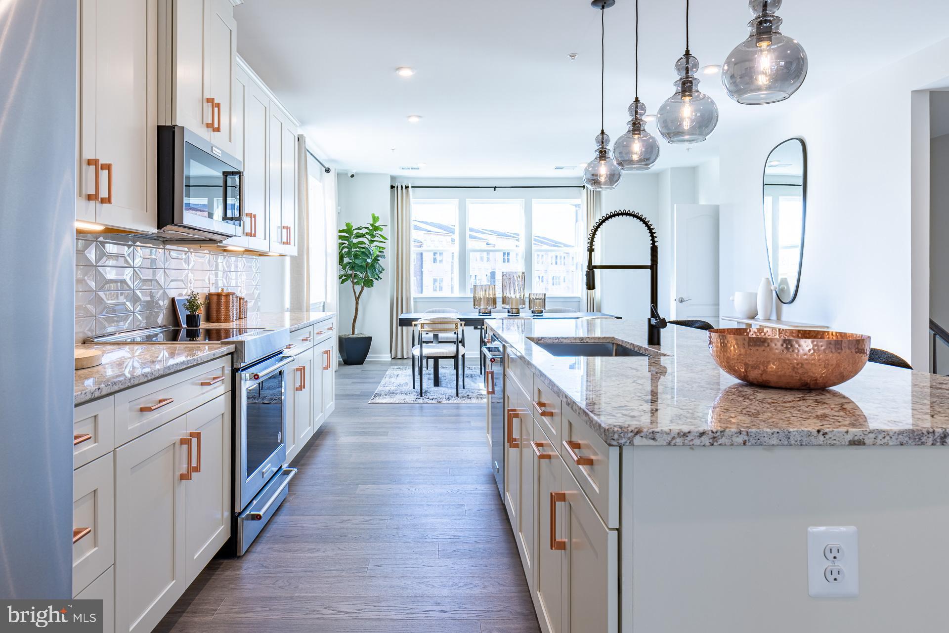 PADDOCK POINTE - Residential