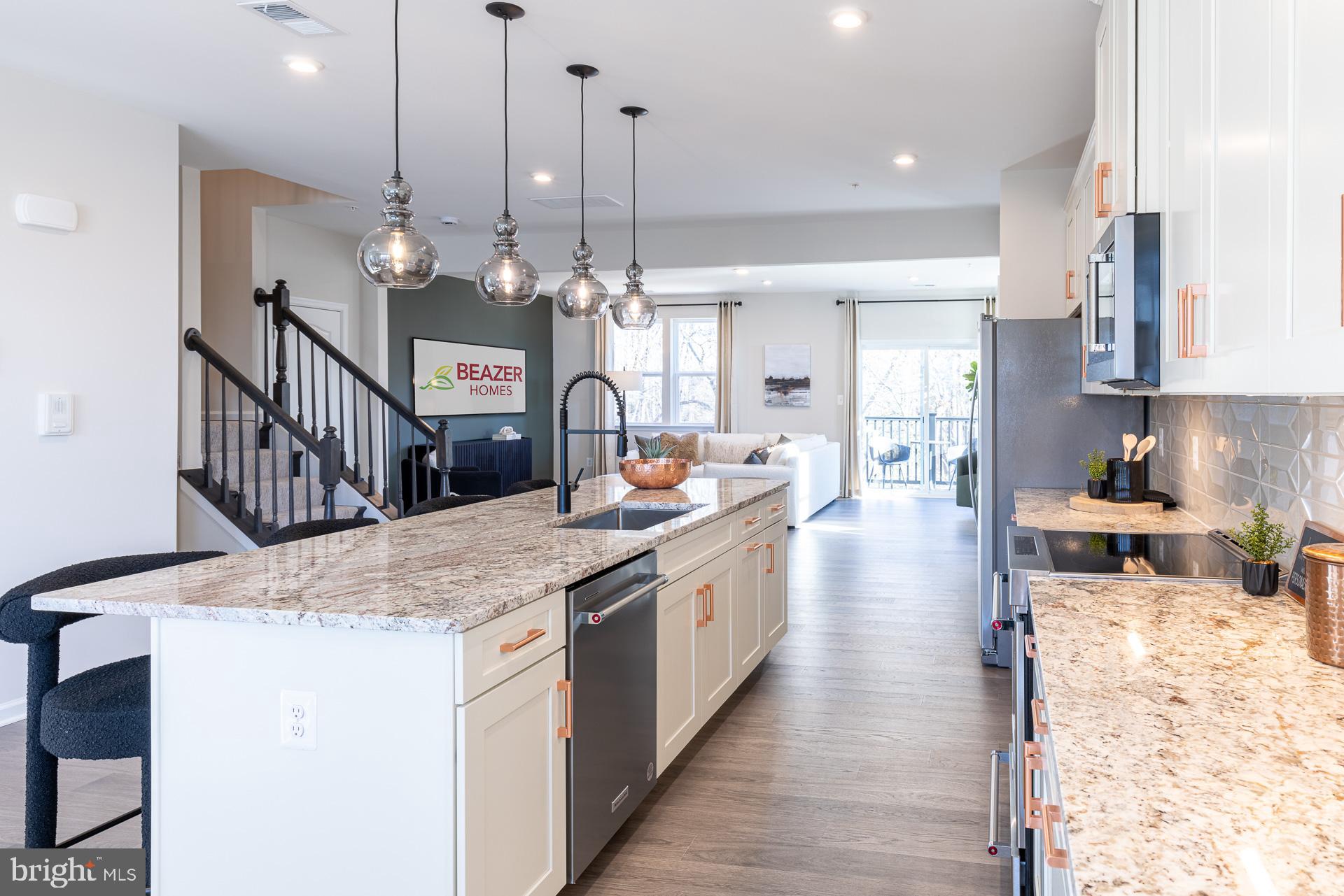 PADDOCK POINTE - Residential
