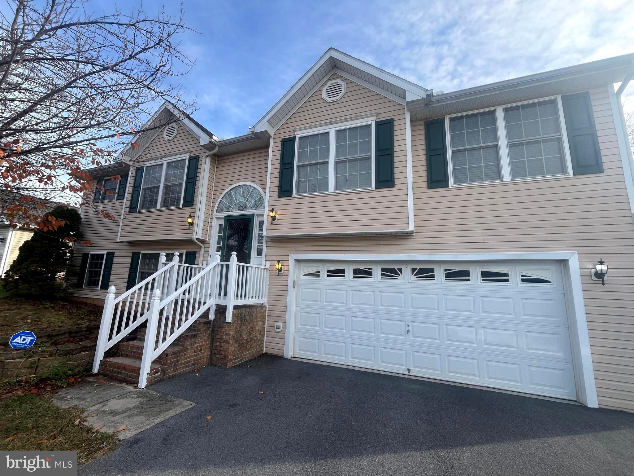 LAUREL RIDGE - Residential