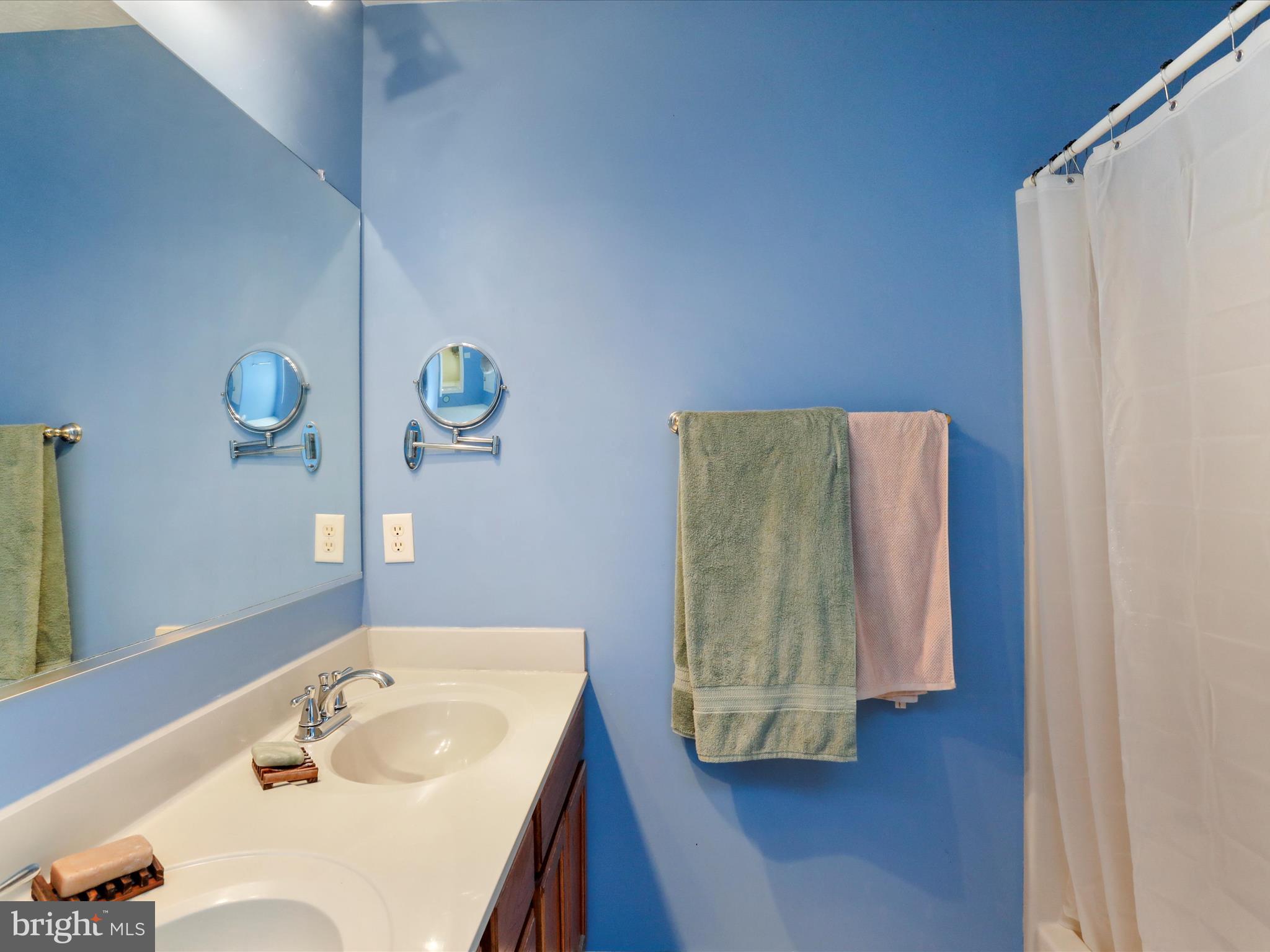 LAUREL RIDGE - Residential