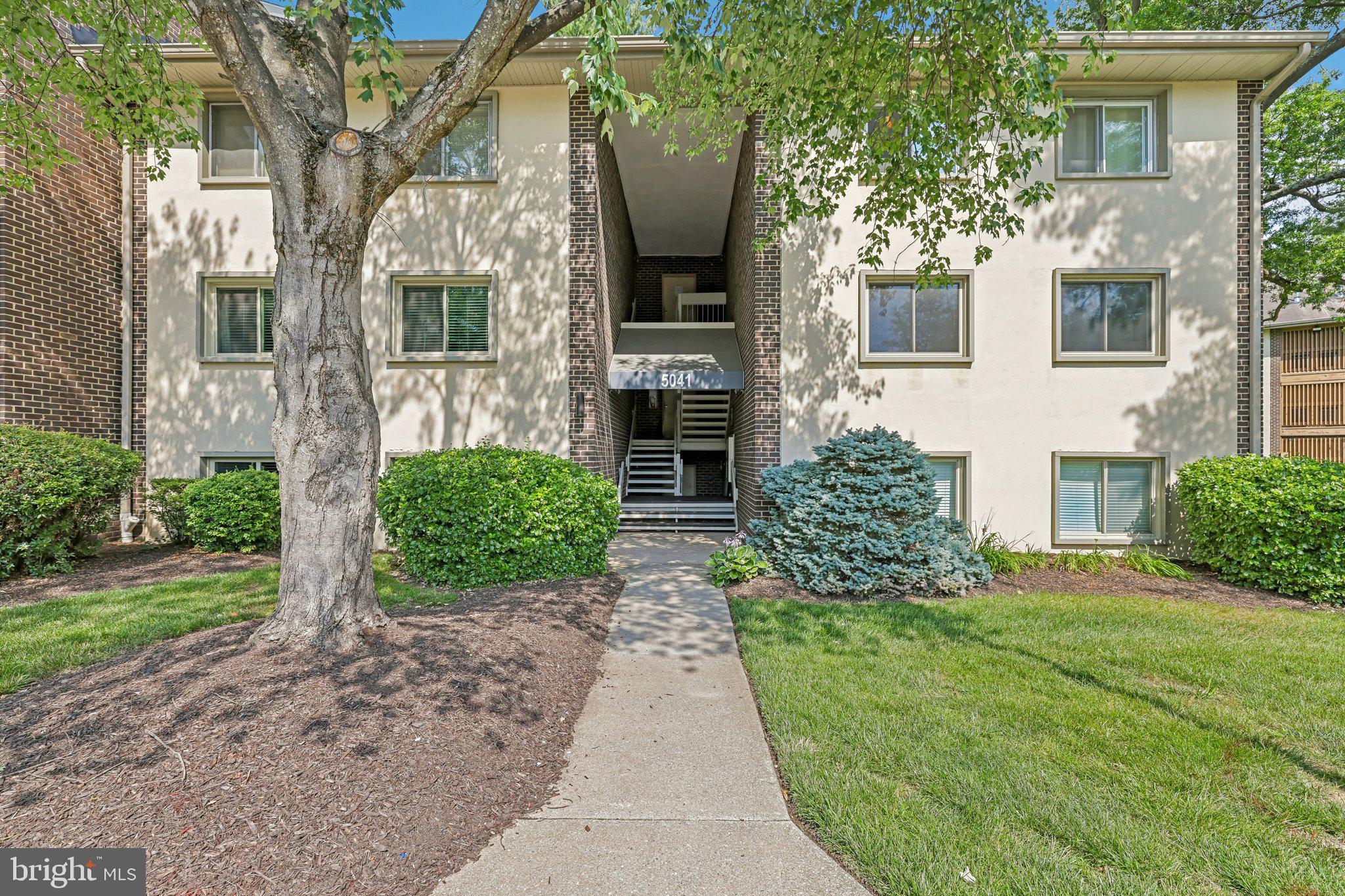 VILLAGE OF WILDE LAKE - Residential