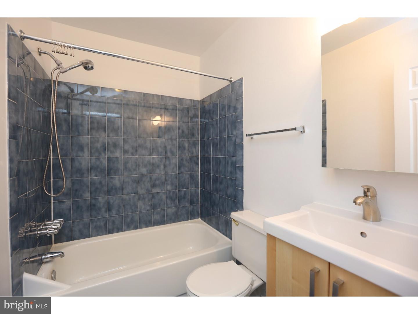 QUEEN VILLAGE - Residential Lease