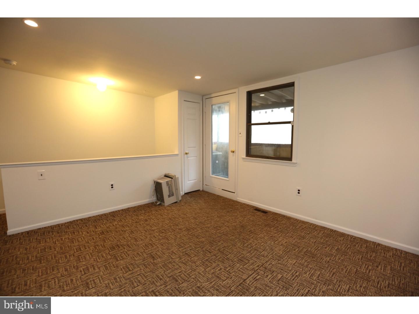 QUEEN VILLAGE - Residential Lease