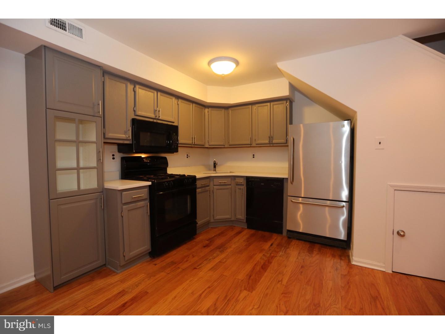 QUEEN VILLAGE - Residential Lease