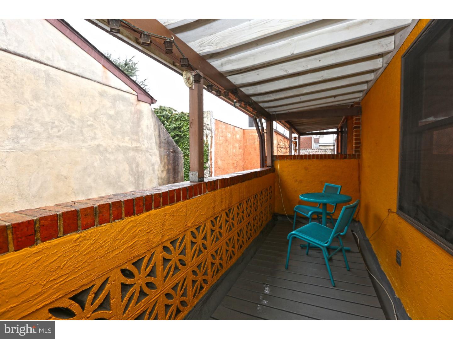 QUEEN VILLAGE - Residential Lease