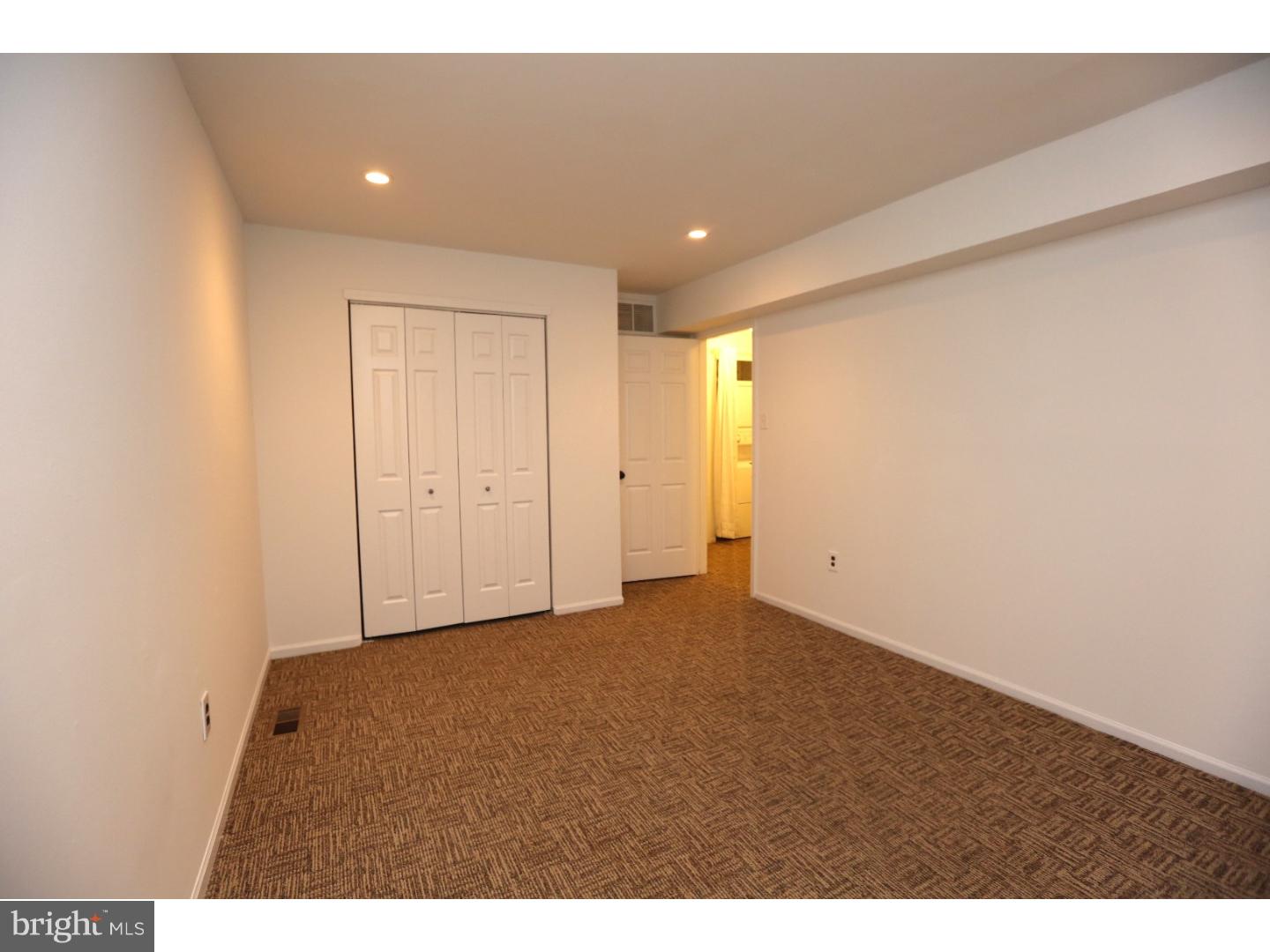 QUEEN VILLAGE - Residential Lease