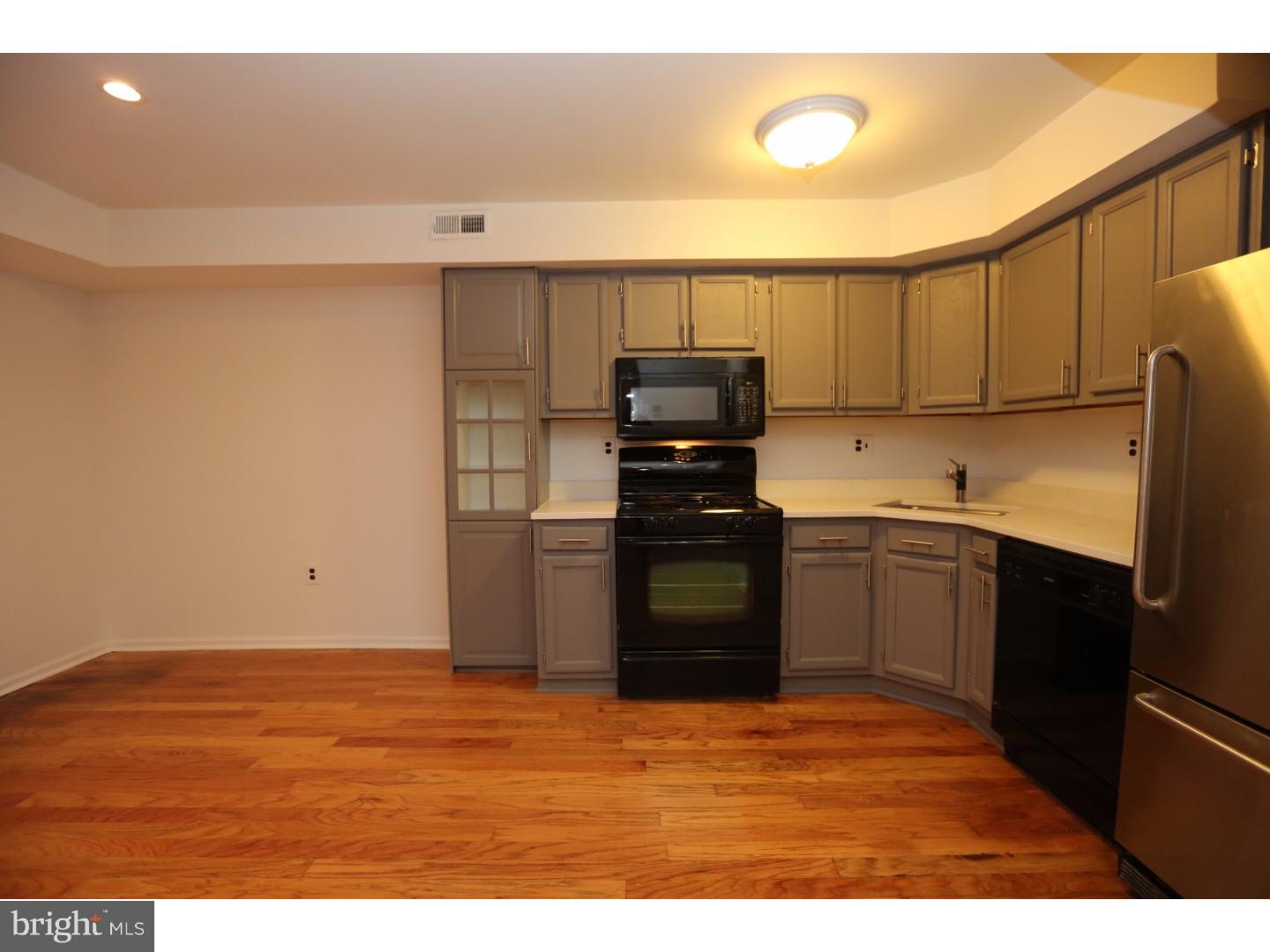 QUEEN VILLAGE - Residential Lease