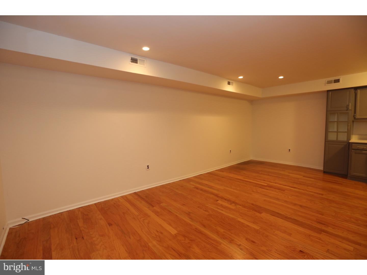 QUEEN VILLAGE - Residential Lease