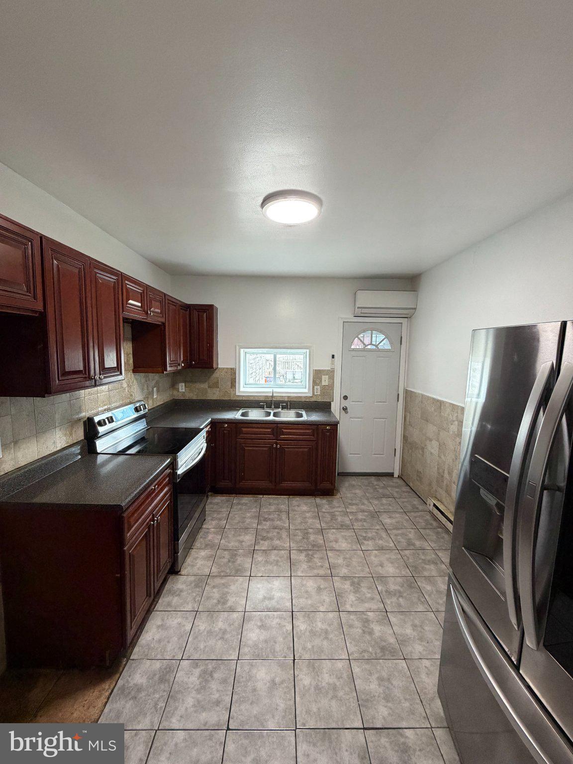 PORT RICHMOND - Residential