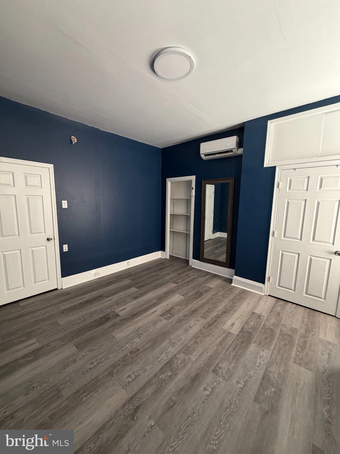 PORT RICHMOND - Residential
