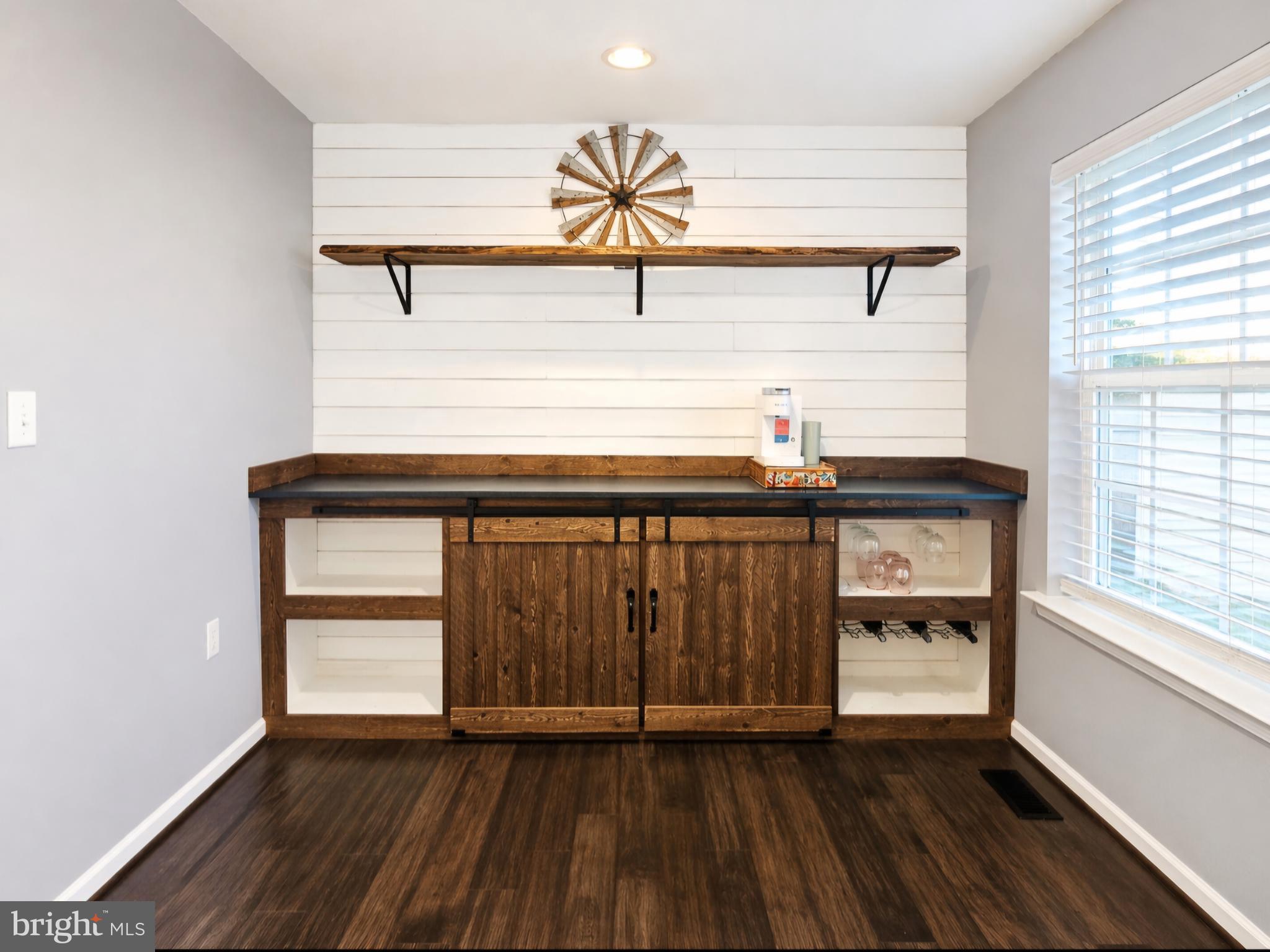 ARCHERS ROCK - Residential