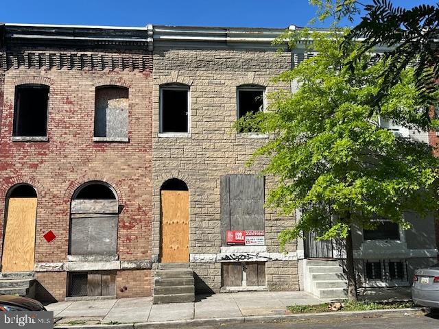 RENOVATION OPPORTUNITY!  BLANK CANVAS THAT'S READY FOR YOUR RENOVATIONS.  Convenient to MICA, Druid Hill Park, and Druid Hill Y.  Sold As-Is