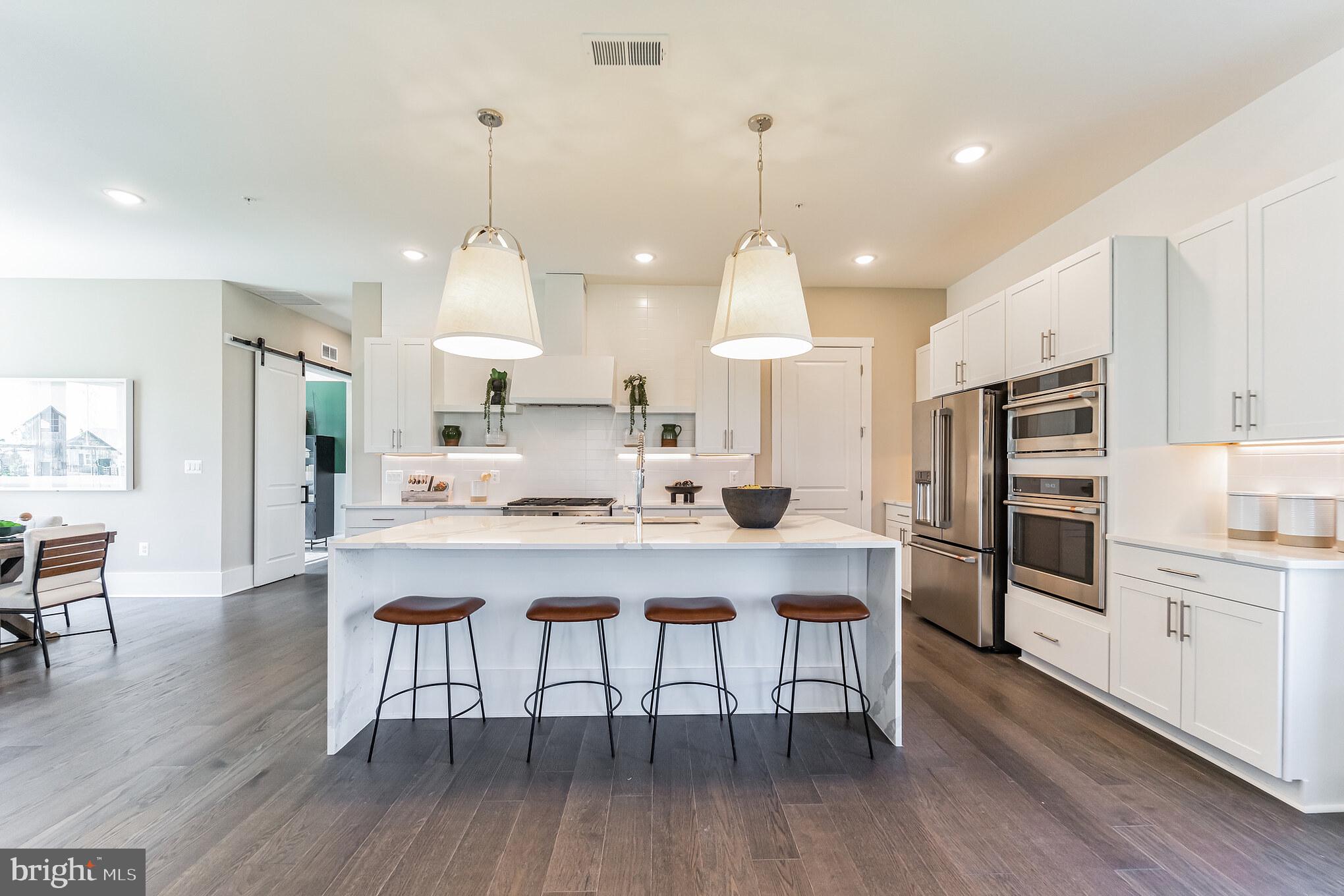 FOUR SEASONS AT KENT ISLAND - Residential