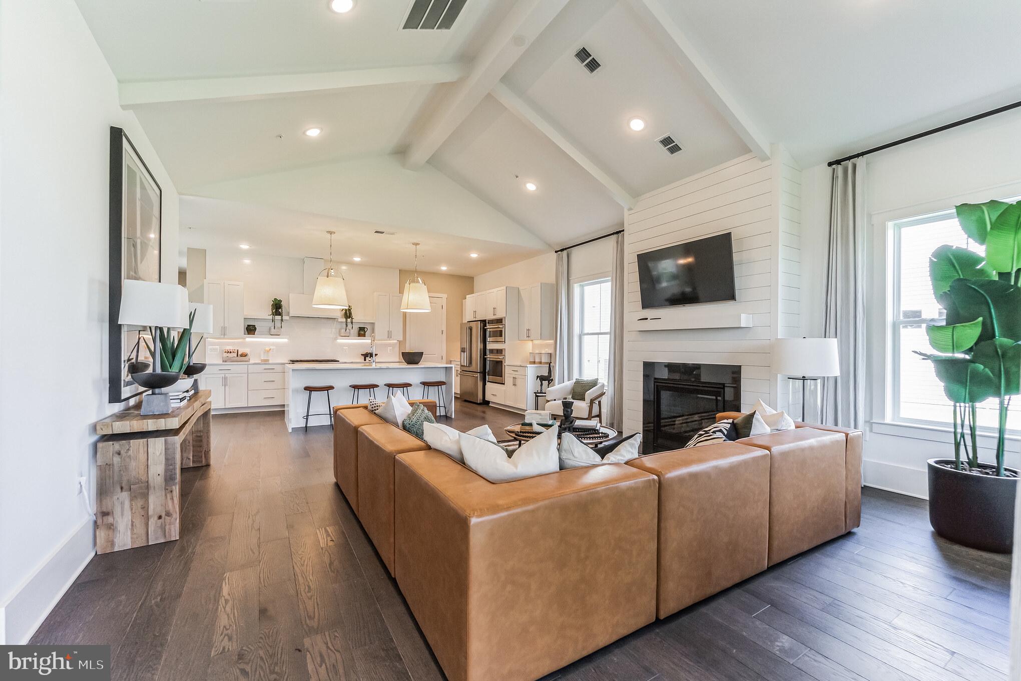 FOUR SEASONS AT KENT ISLAND - Residential