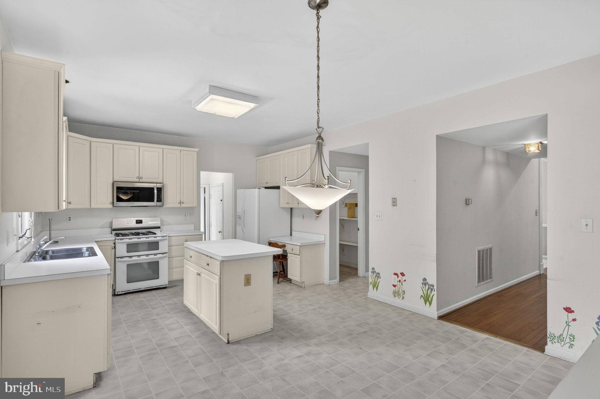 ASHFORD - Residential