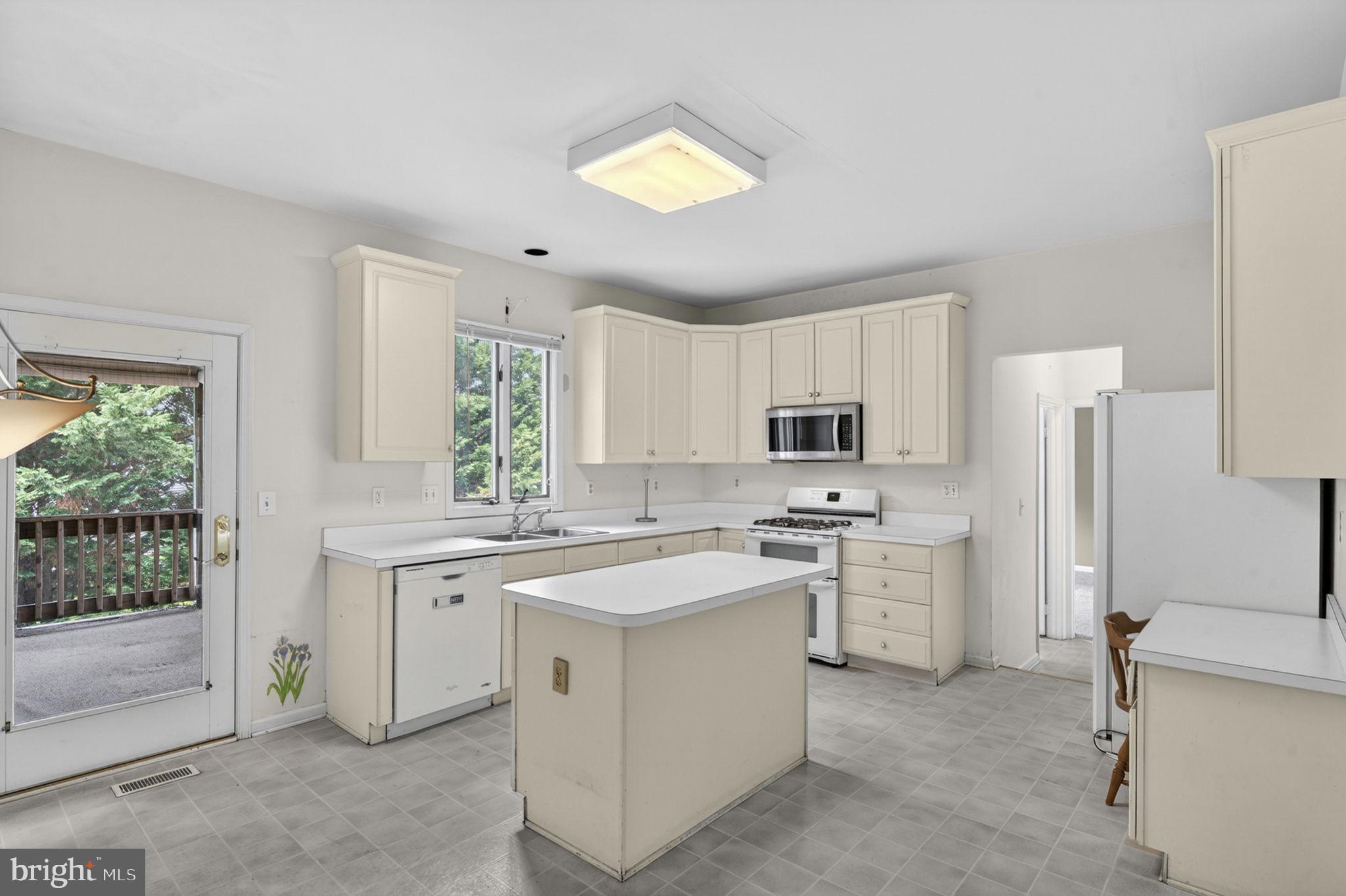 ASHFORD - Residential
