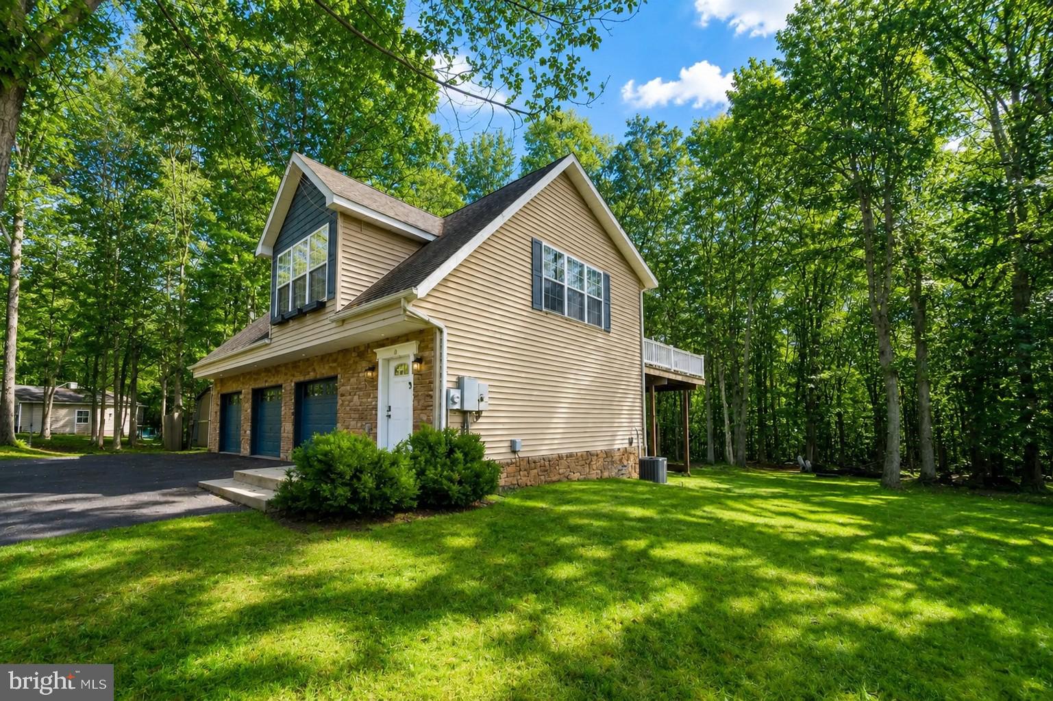 SANG RUN RD - Residential