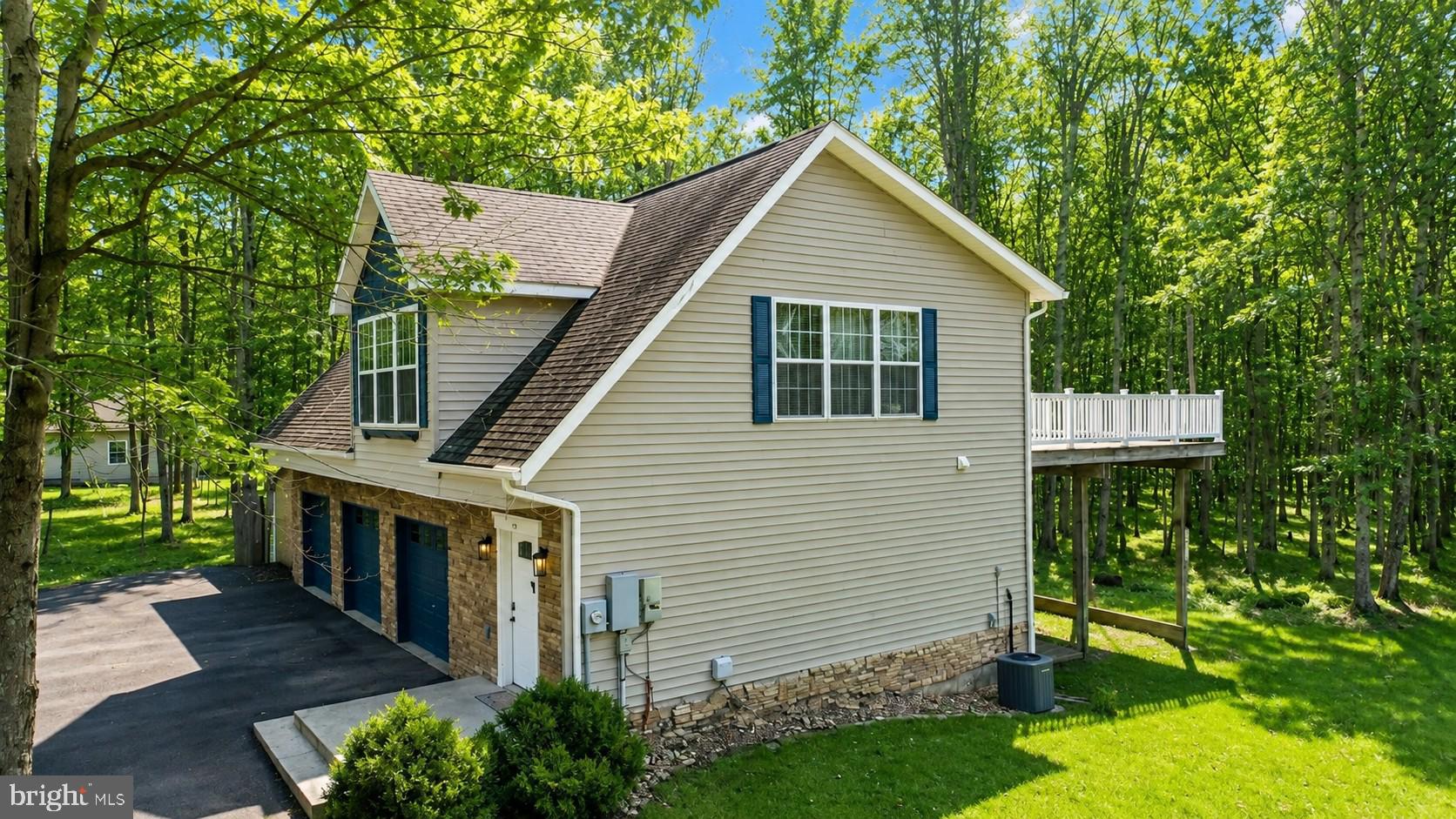 SANG RUN RD - Residential